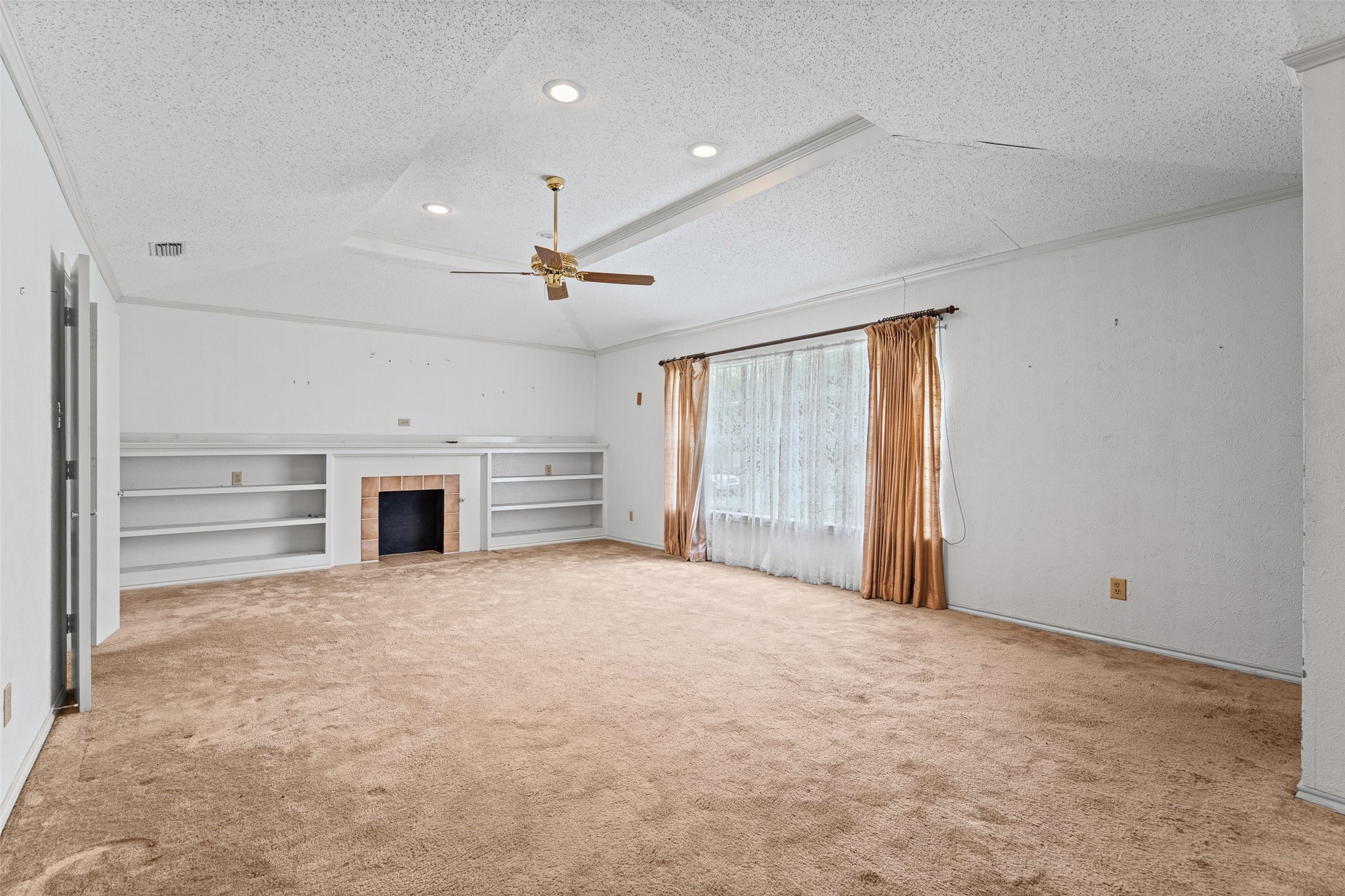 9738 Van Dyke Road Dallas TX 75218