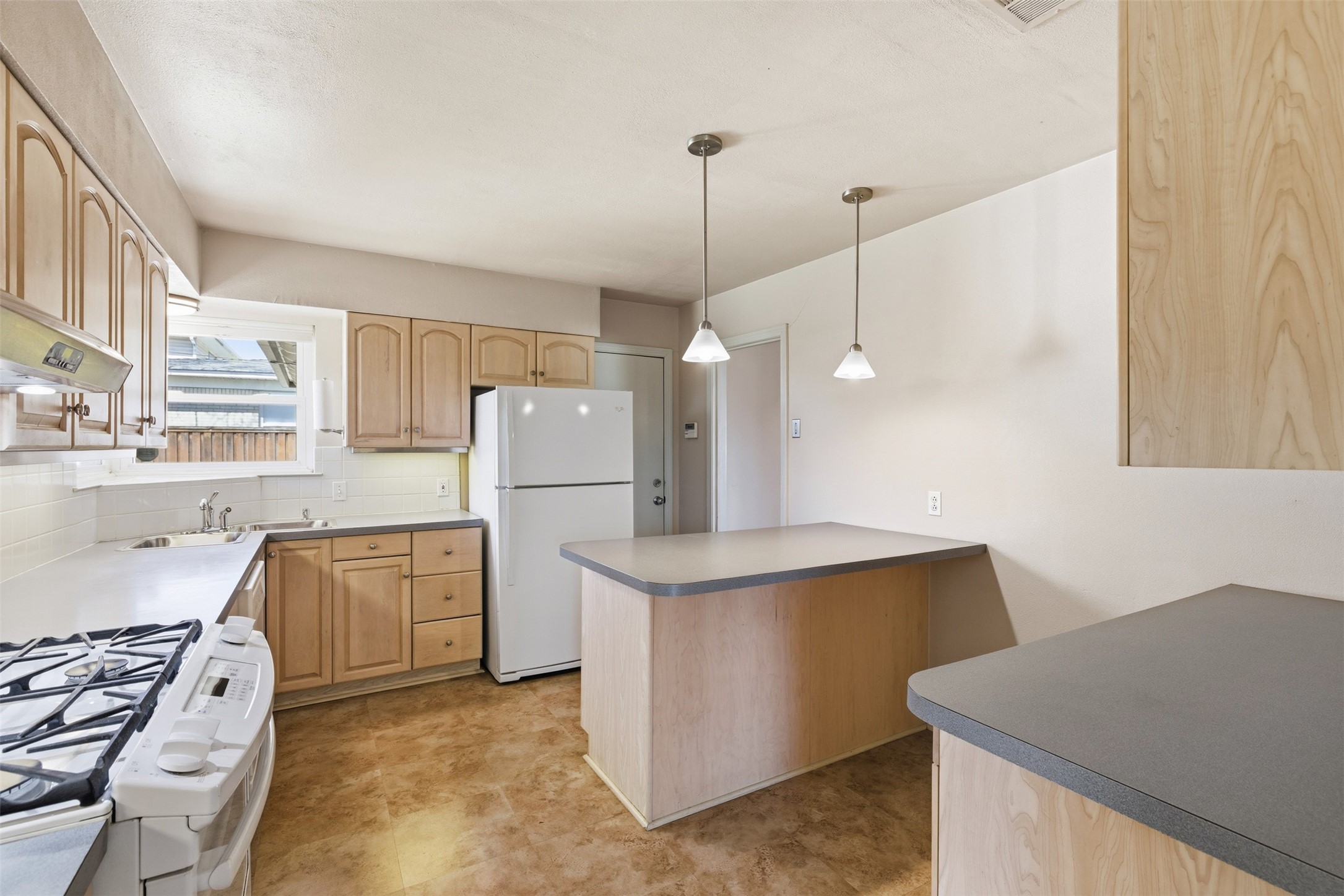 543 Aqua Drive Dallas TX 75218