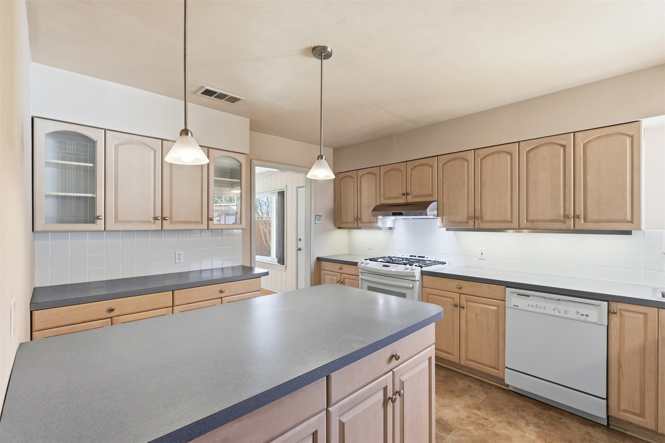543 Aqua Drive Dallas TX 75218