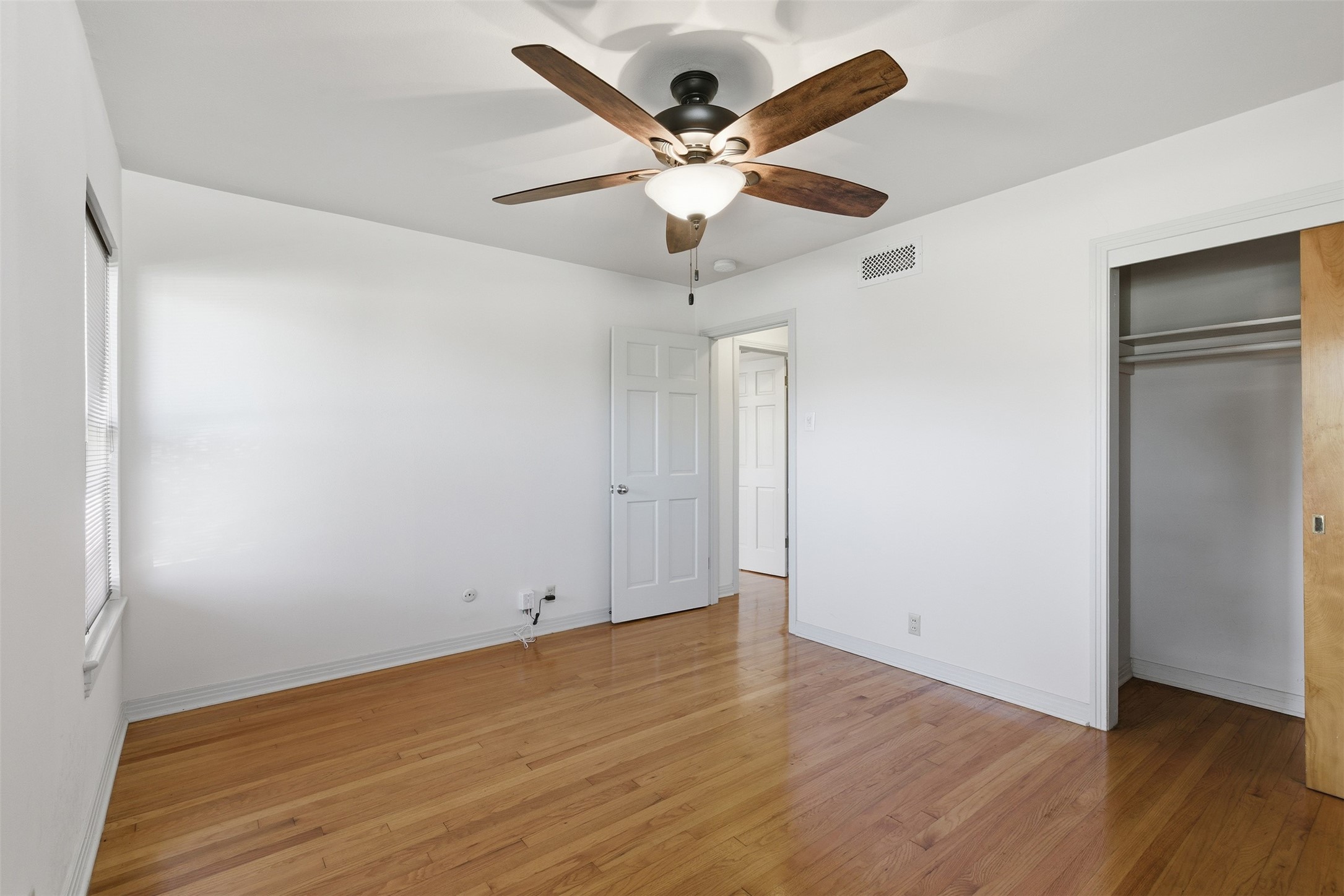 543 Aqua Drive Dallas TX 75218
