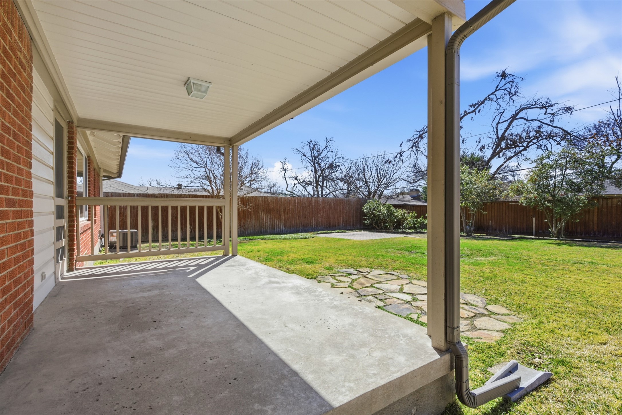 543 Aqua Drive Dallas TX 75218