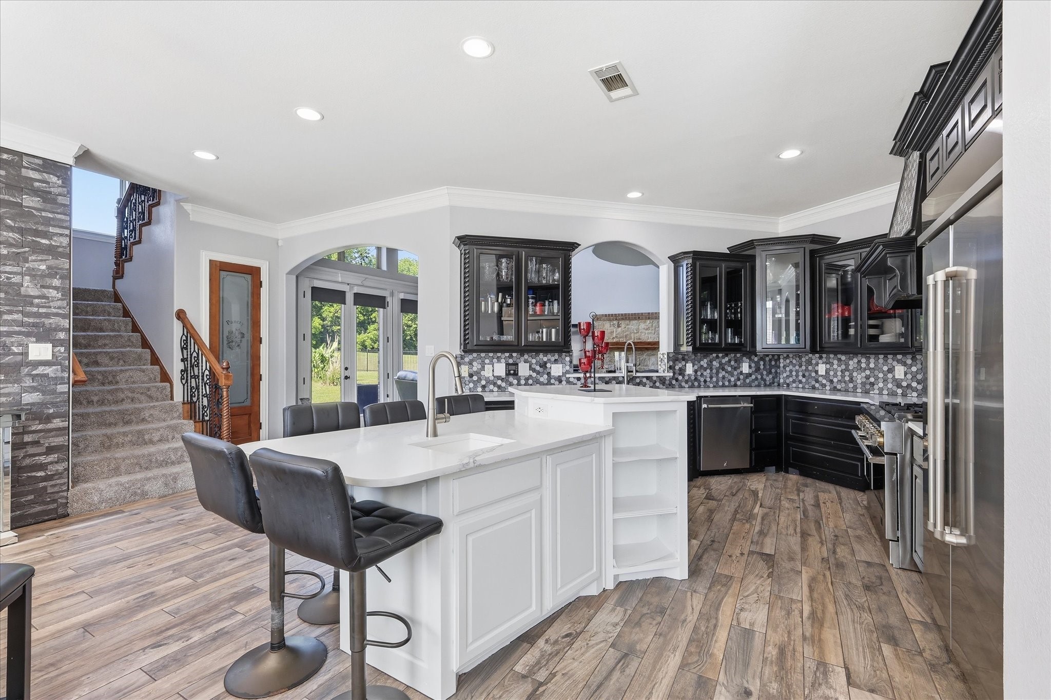 2056 Willow Bend Drive Oak Leaf TX 75154