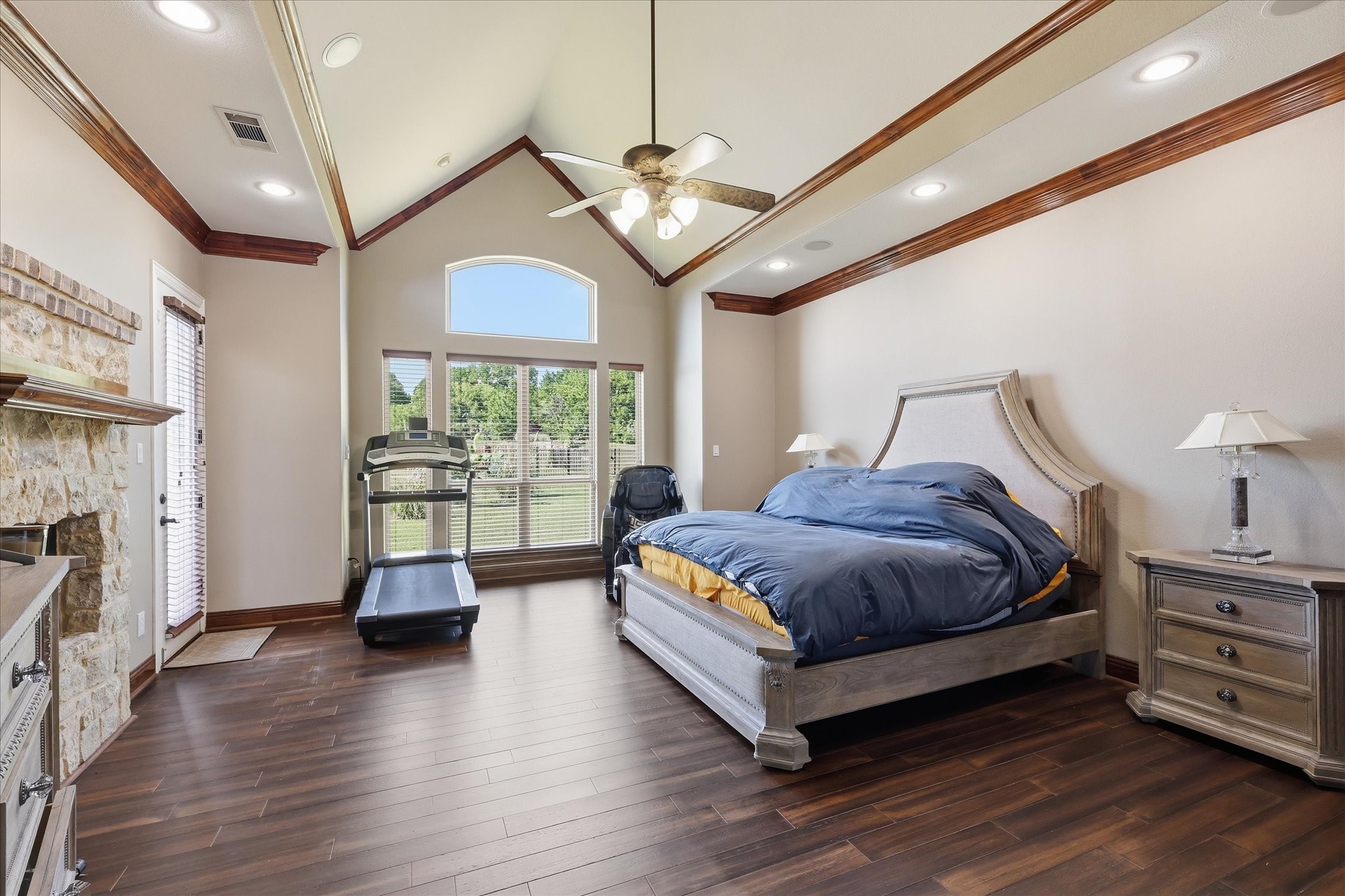 2056 Willow Bend Drive Oak Leaf TX 75154