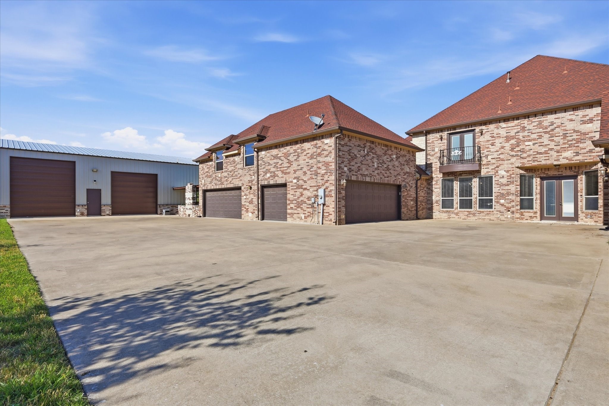 2056 Willow Bend Drive Oak Leaf TX 75154