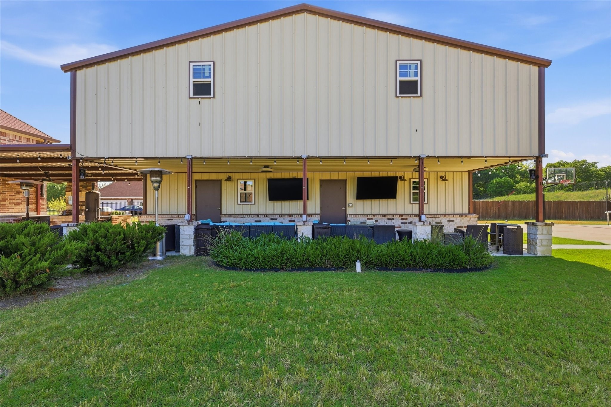 2056 Willow Bend Drive Oak Leaf TX 75154