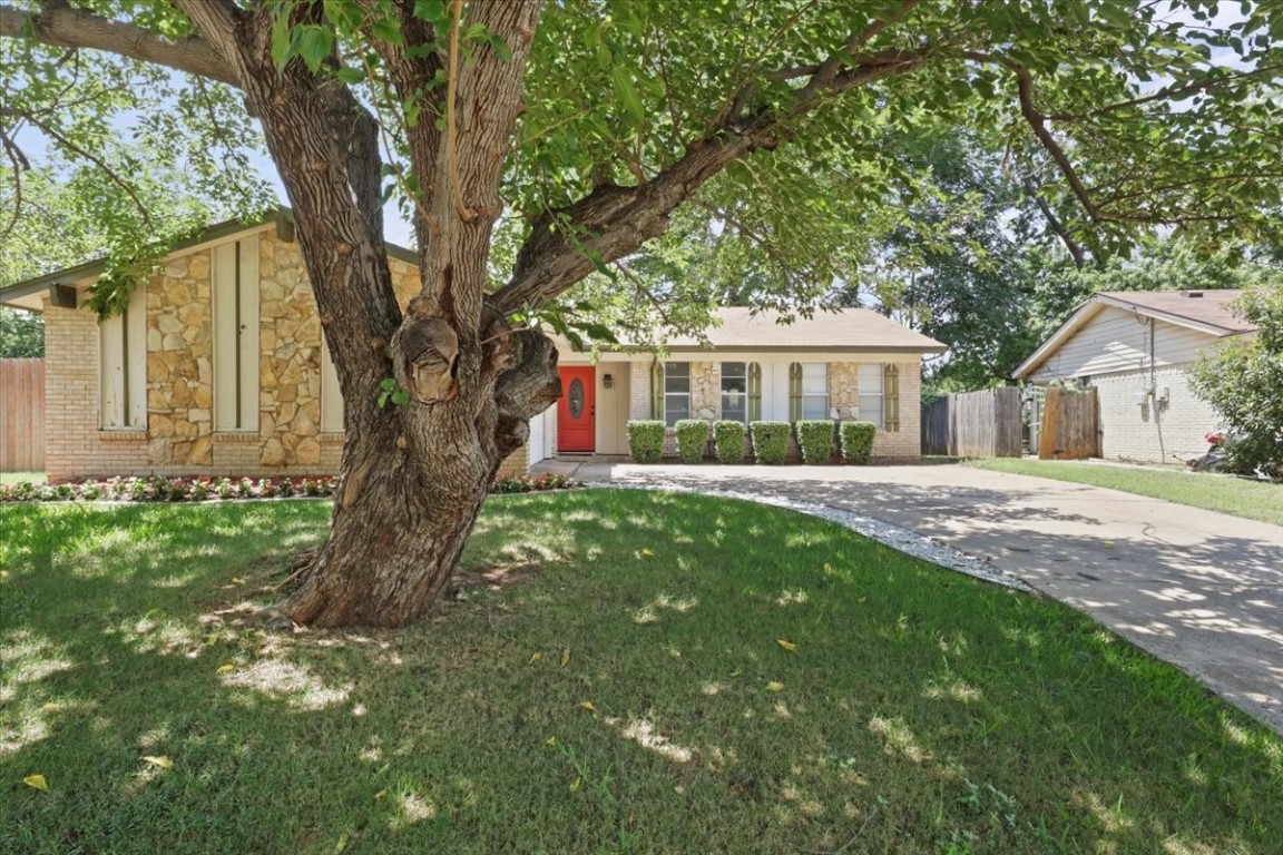 2317 Lake By Drive Irving TX 75060