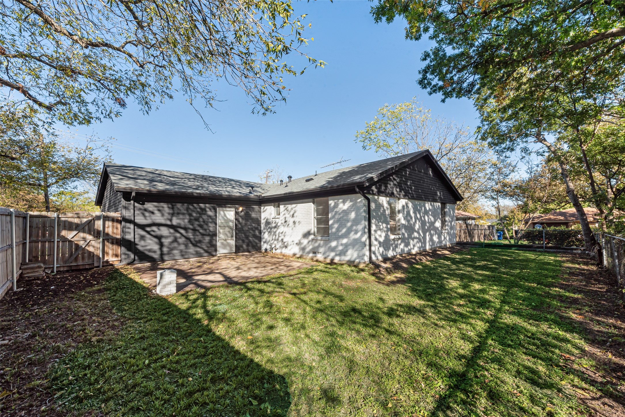 1105 W White Avenue Mckinney TX 75069