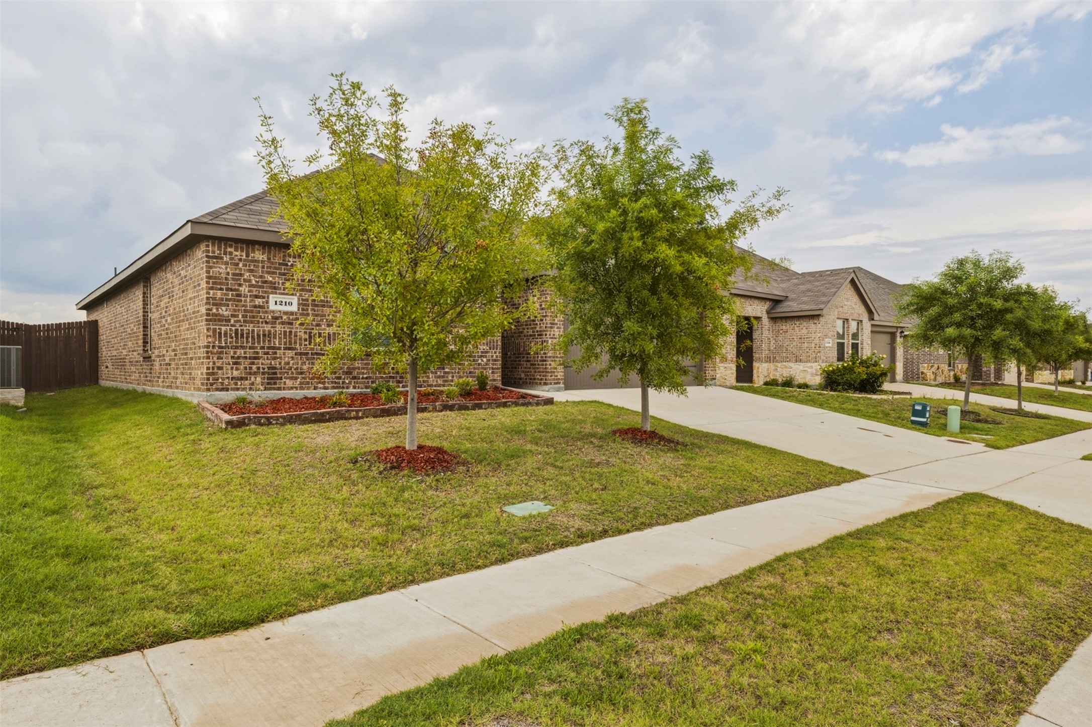 1210 Grand View Drive Ennis TX 75119