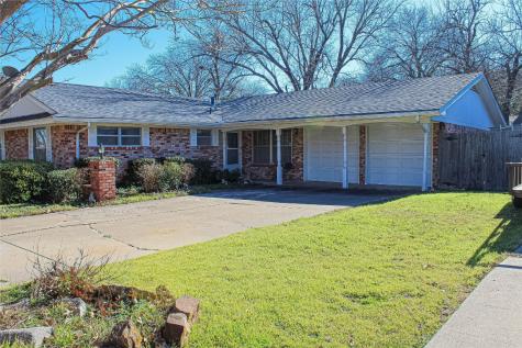 1312 Cozby Street S Benbrook TX 76126