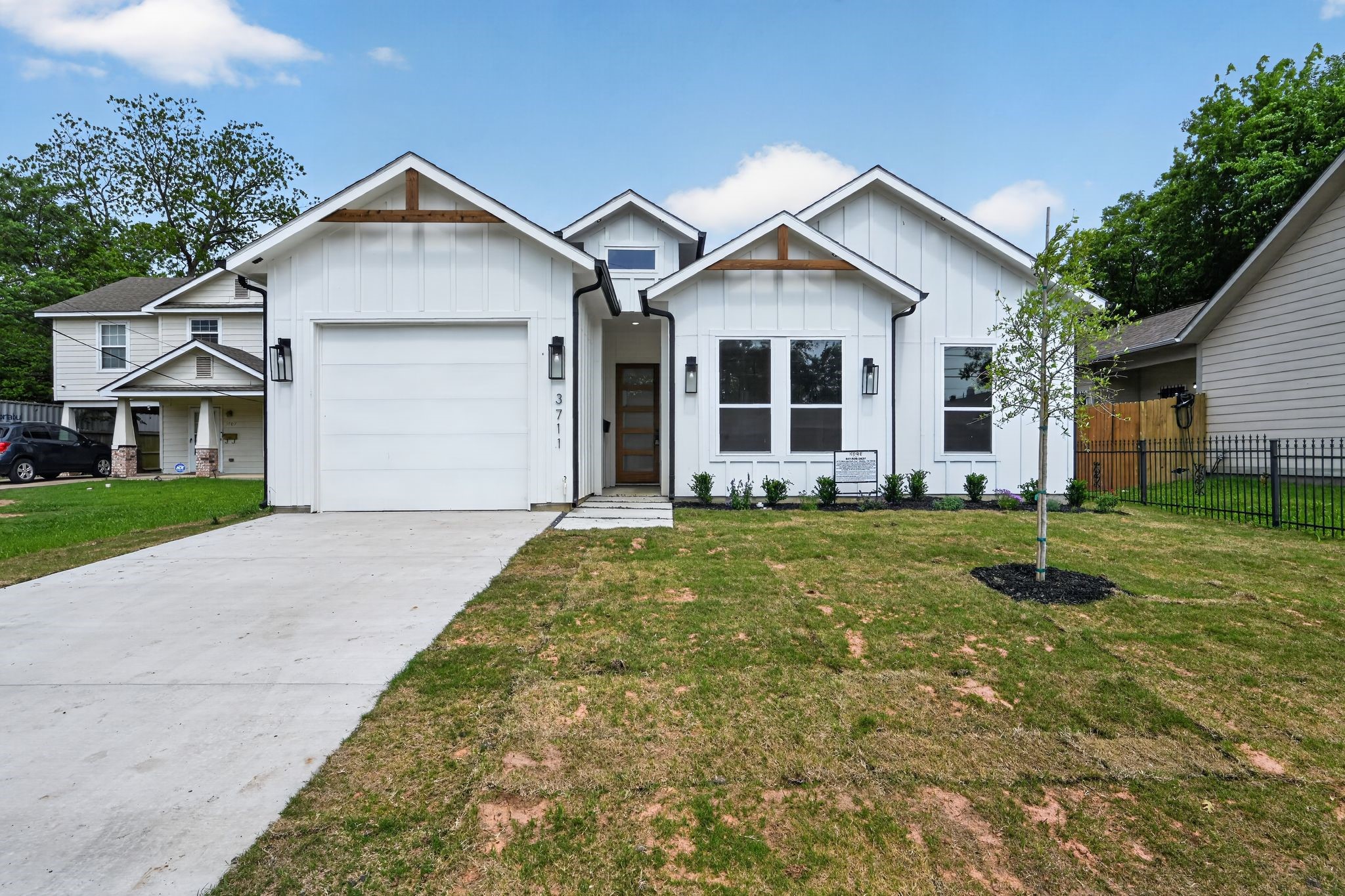 3711 Metropolitan Avenue Dallas TX 75210