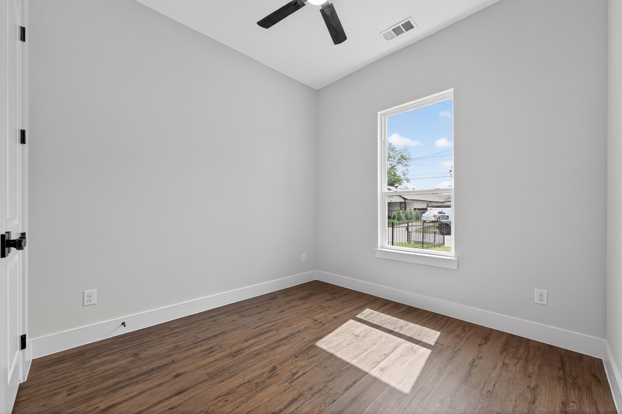 3711 Metropolitan Avenue Dallas TX 75210
