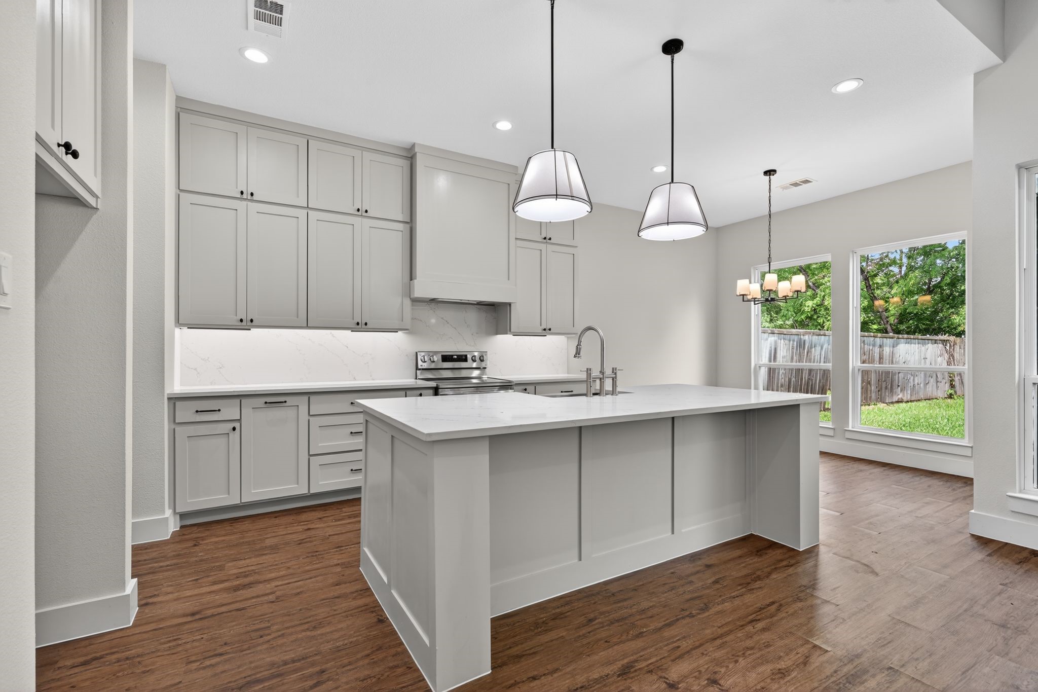3711 Metropolitan Avenue Dallas TX 75210