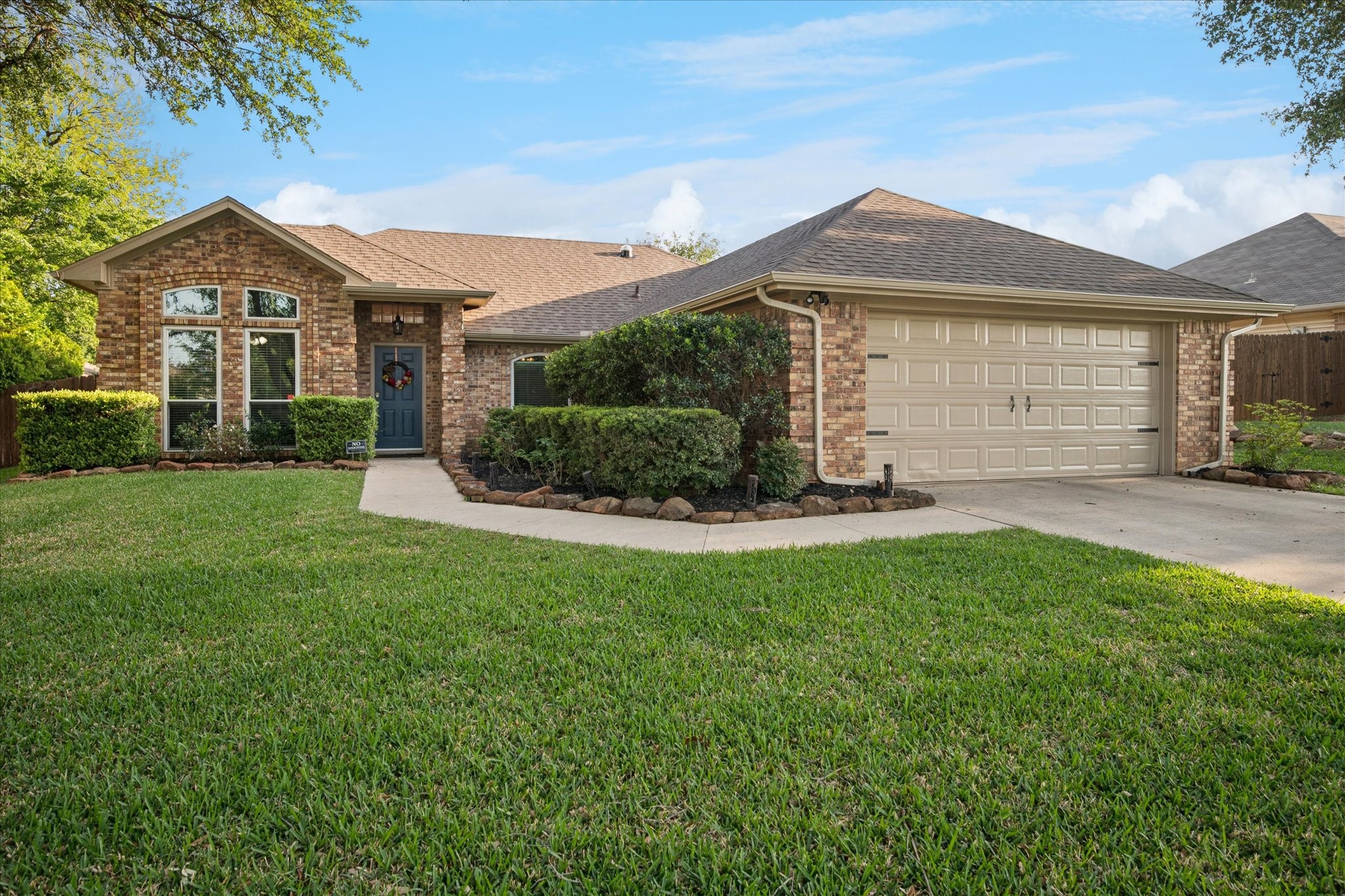 2406 S Forest Hills Corinth TX 76210