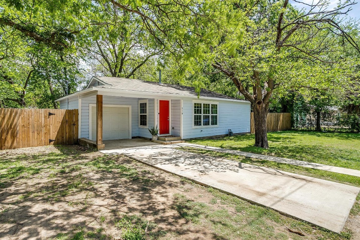 518 Sabine Avenue Cleburne TX 76031