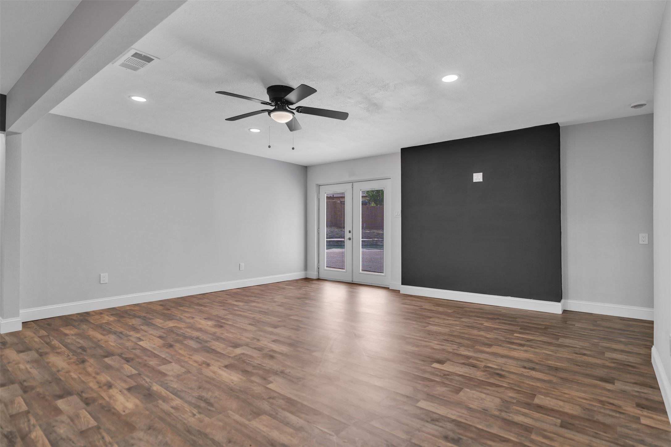 1230 Briar Hollow Lane Garland TX 75043