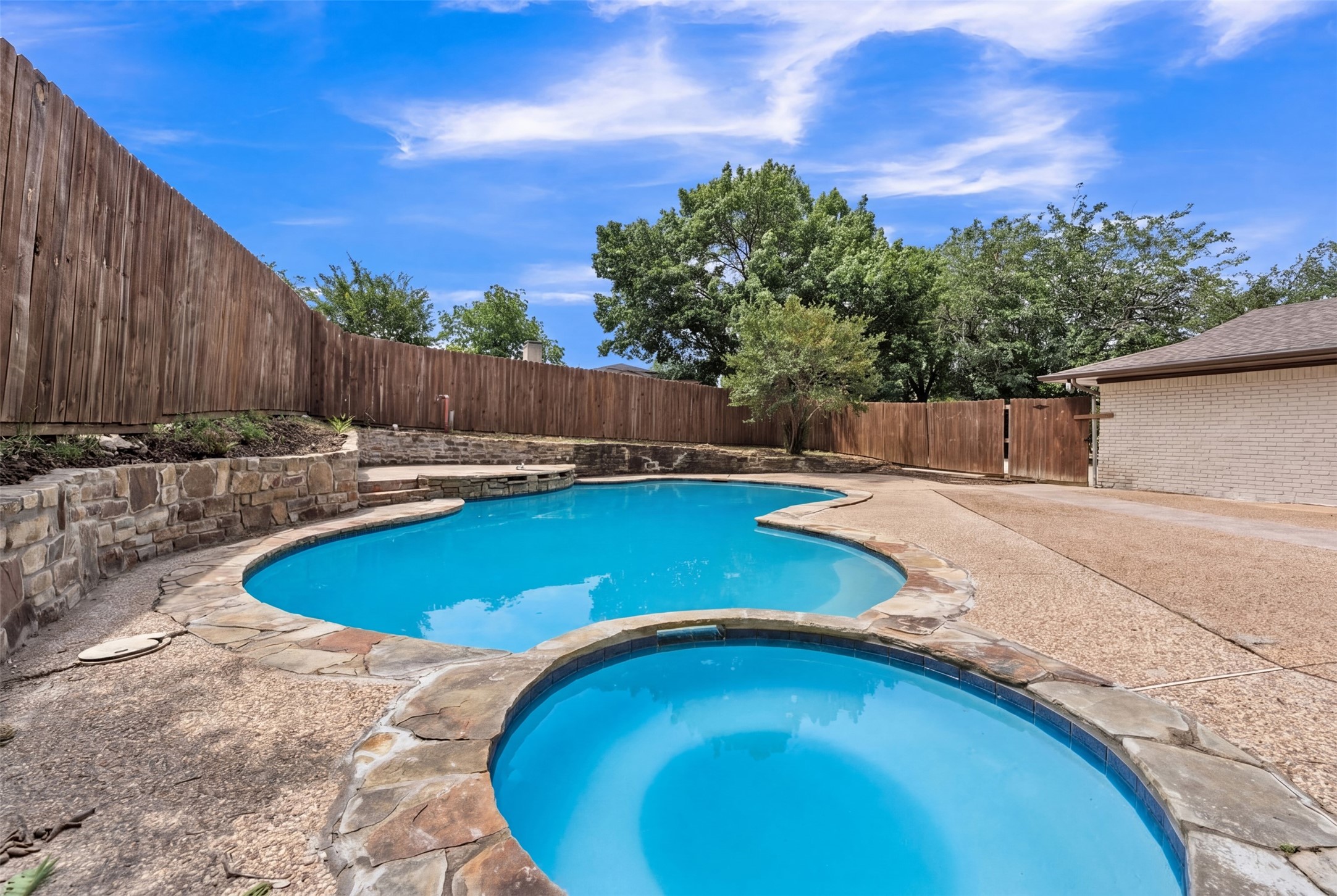 1230 Briar Hollow Lane Garland TX 75043