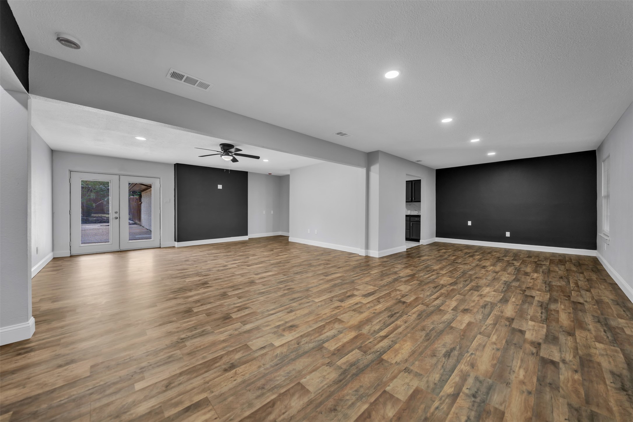 1230 Briar Hollow Lane Garland TX 75043