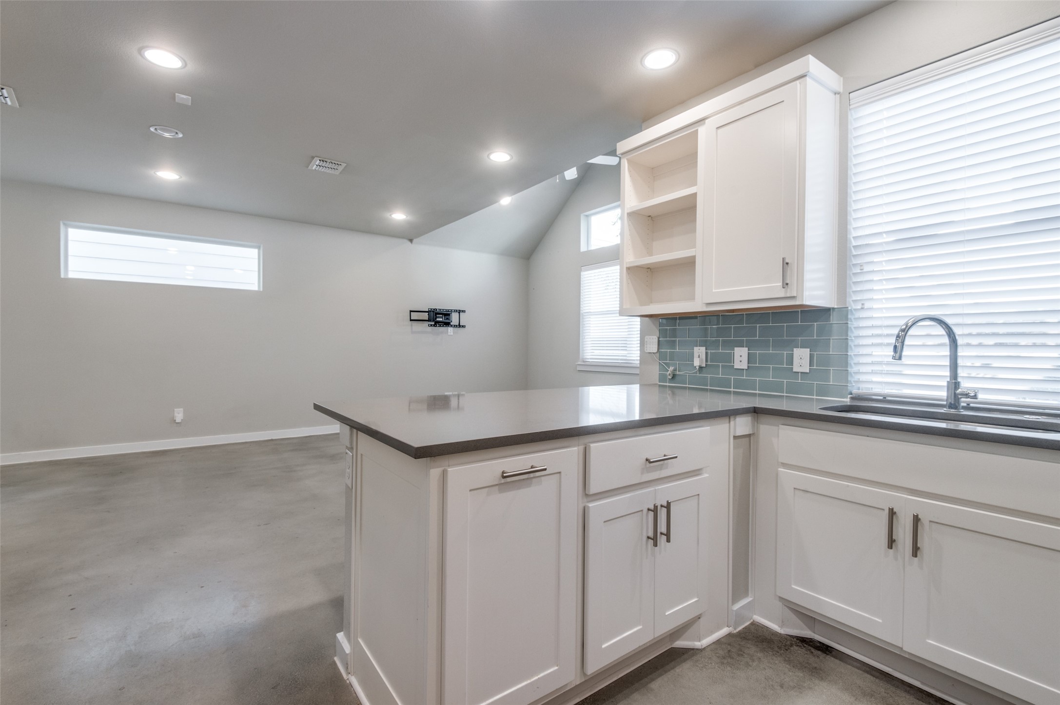 1225 Crownview Lane Dallas TX 75208