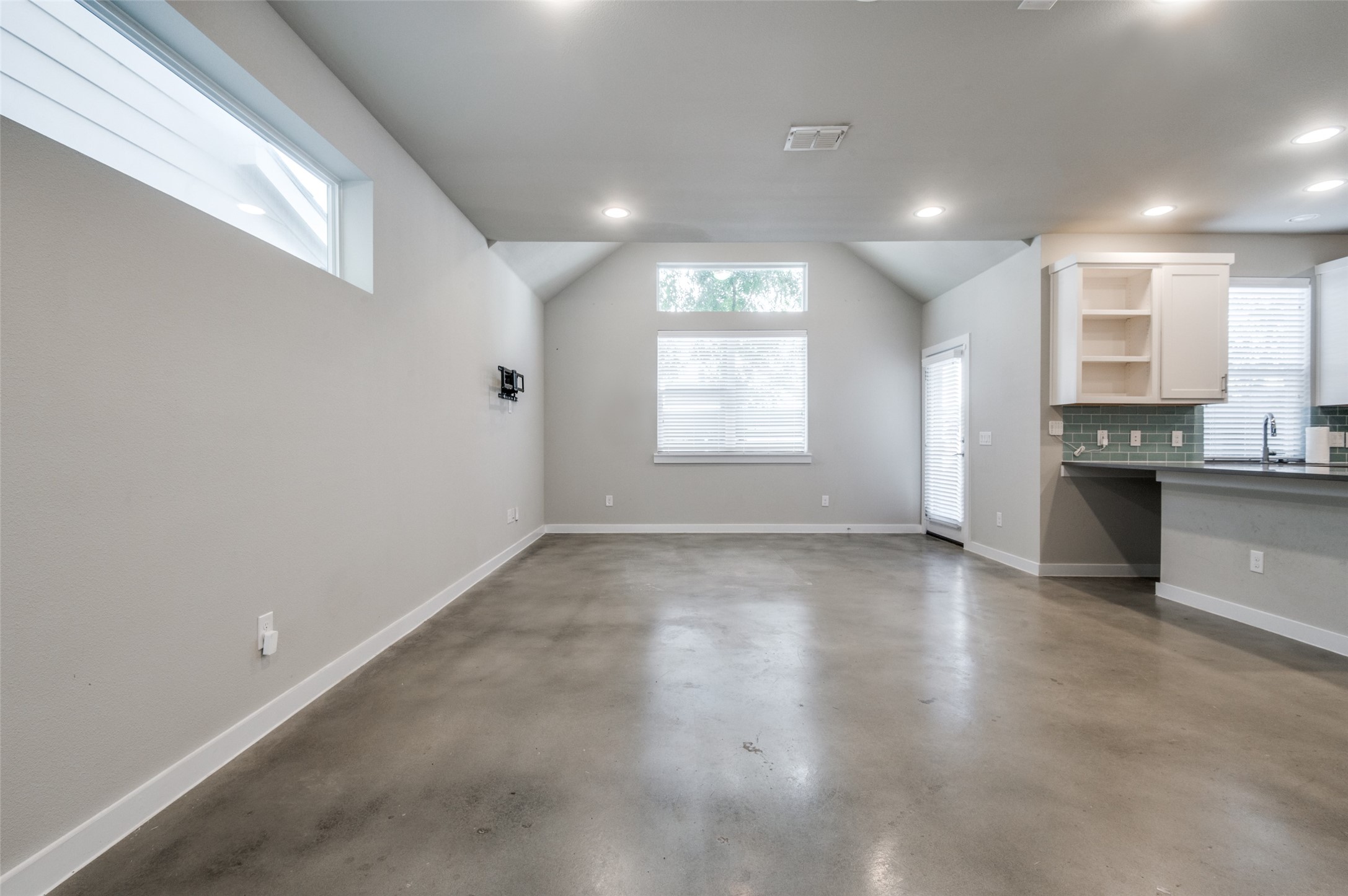 1225 Crownview Lane Dallas TX 75208