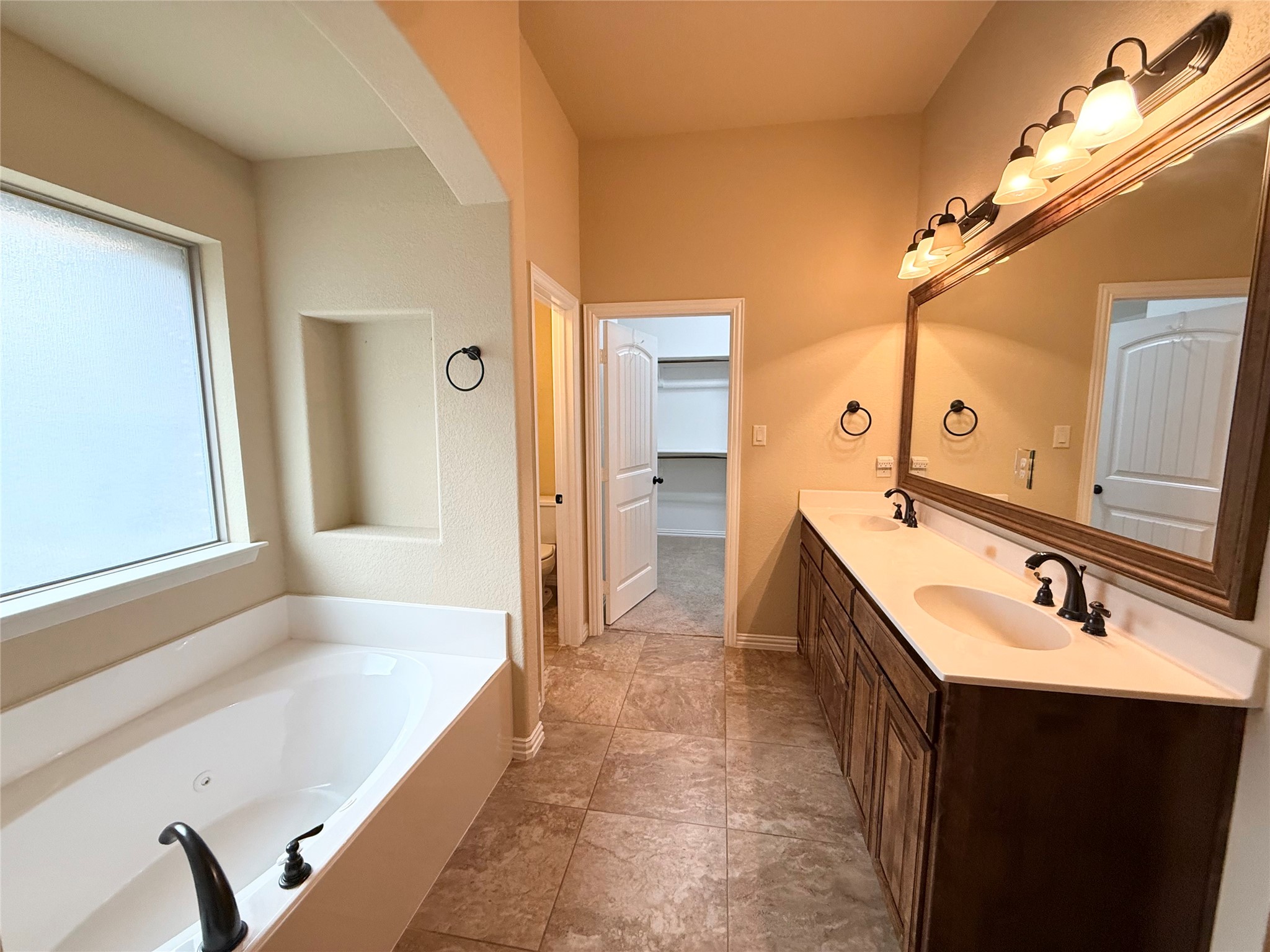 409 Corriente Trail Azle TX 76020