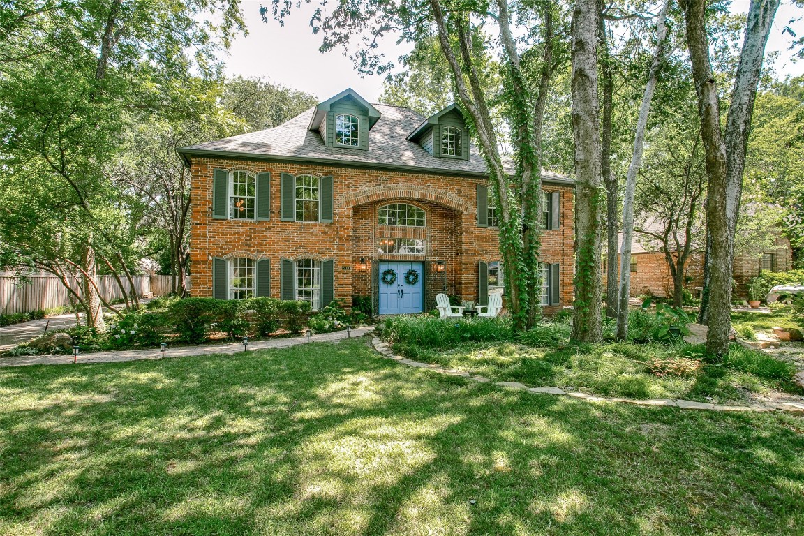 2711 Carriage Trail Mckinney TX 75072