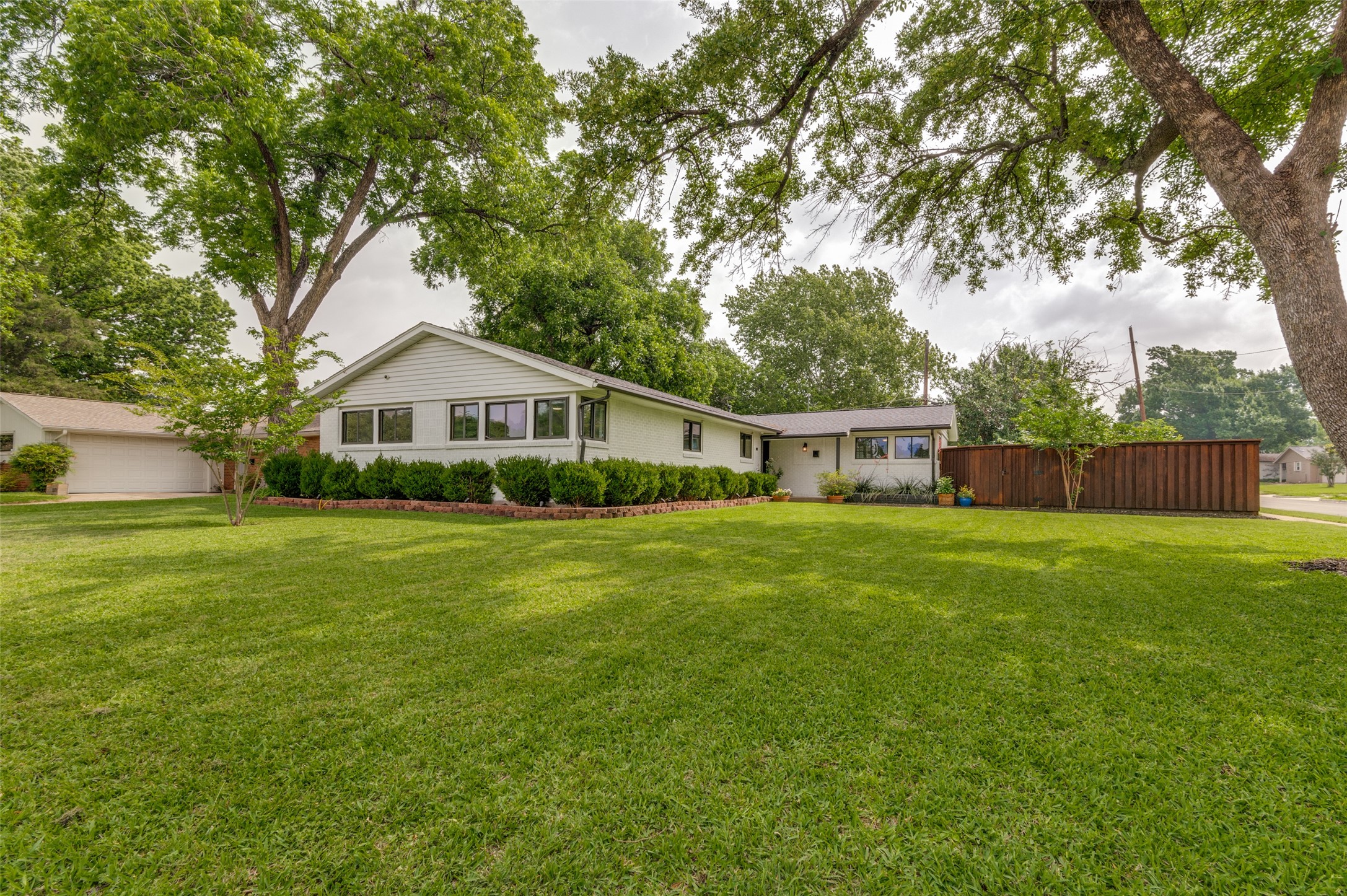 3581 Woodleigh Drive Dallas TX 75229