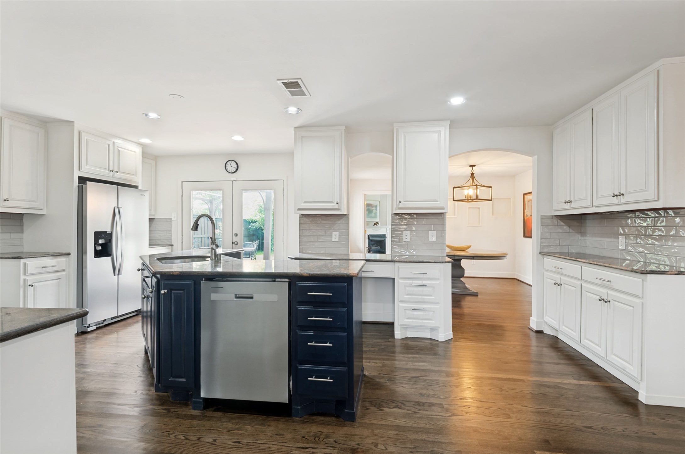 3581 Woodleigh Drive Dallas TX 75229