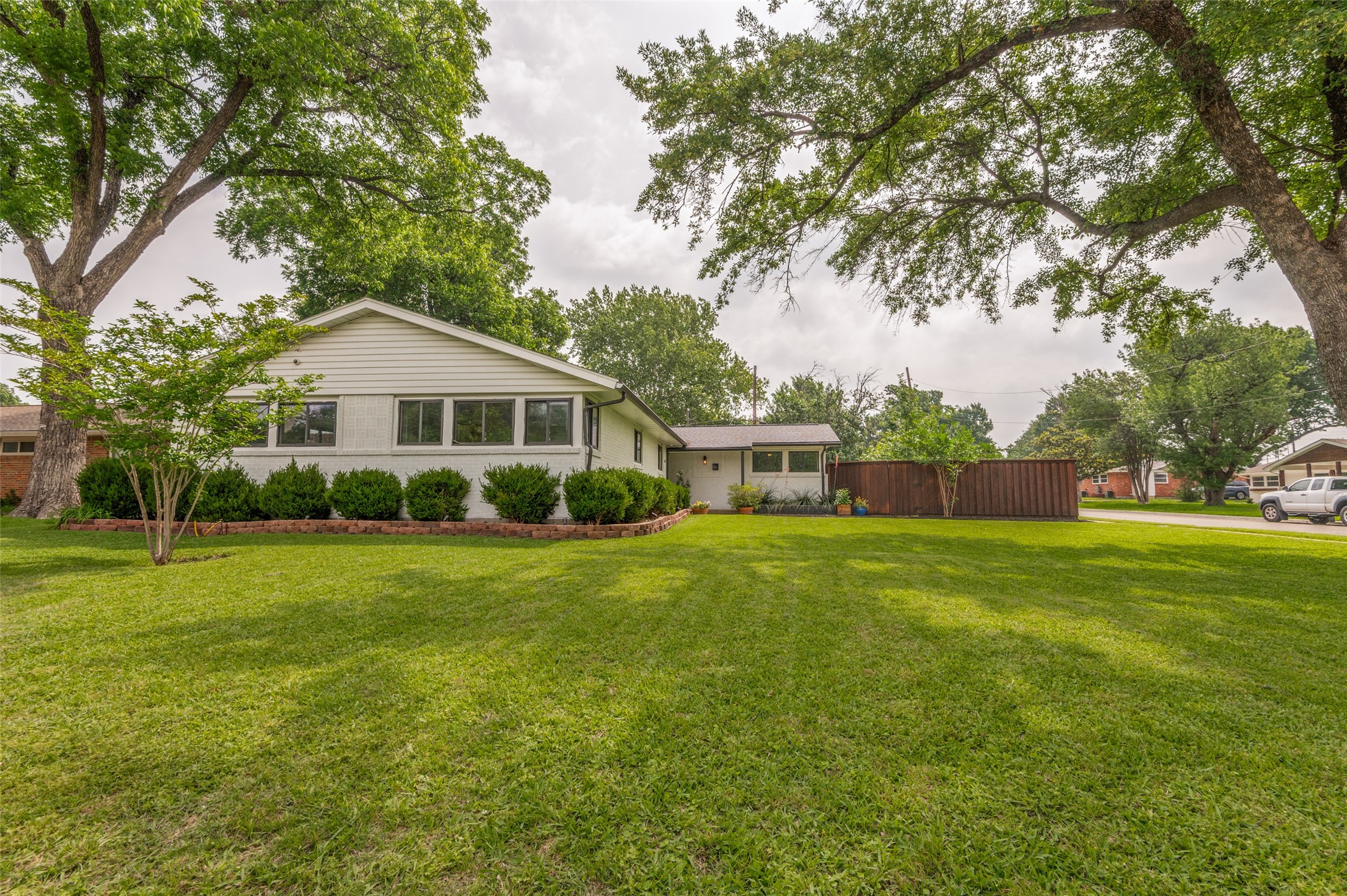3581 Woodleigh Drive Dallas TX 75229