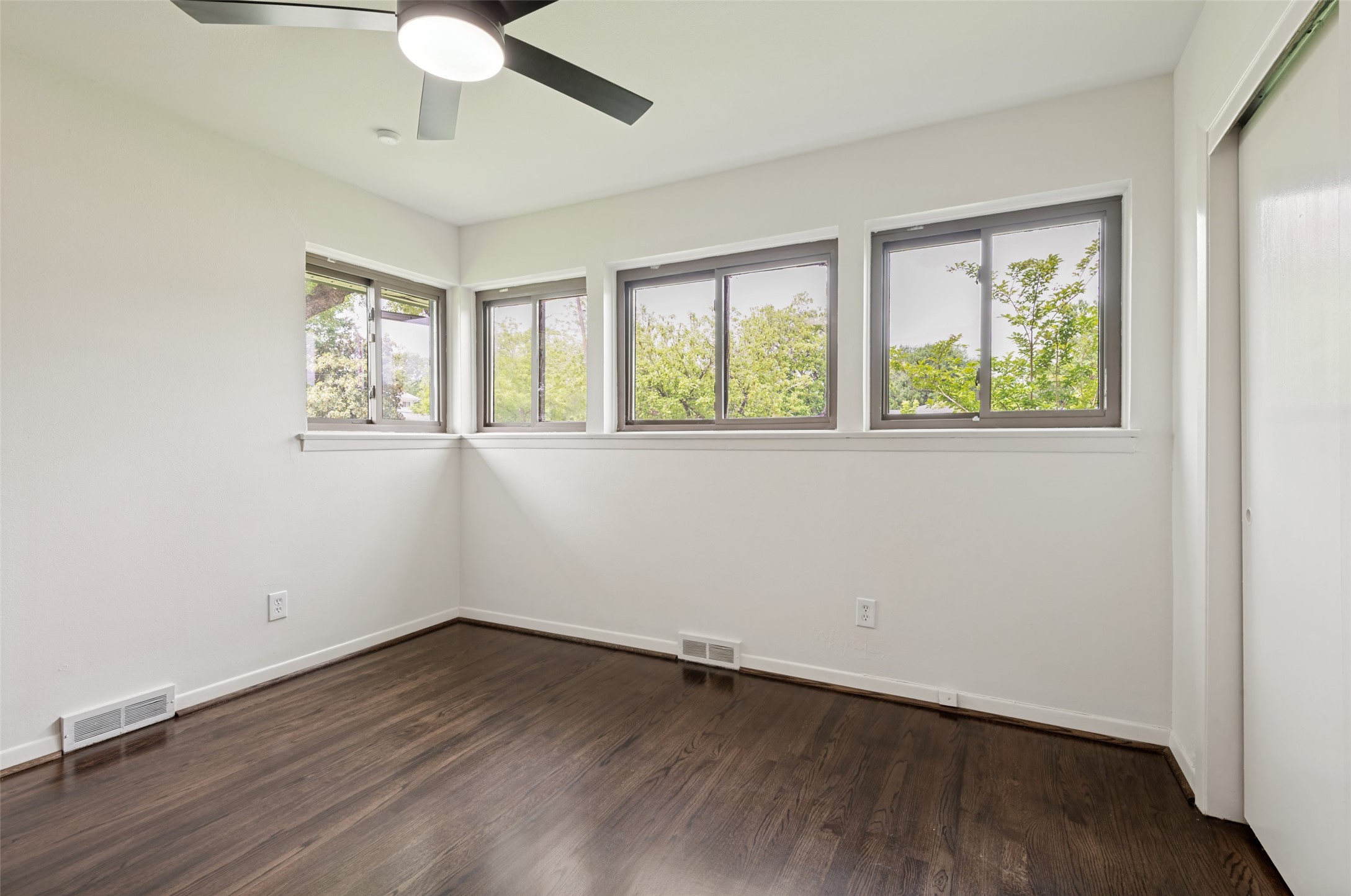 3581 Woodleigh Drive Dallas TX 75229