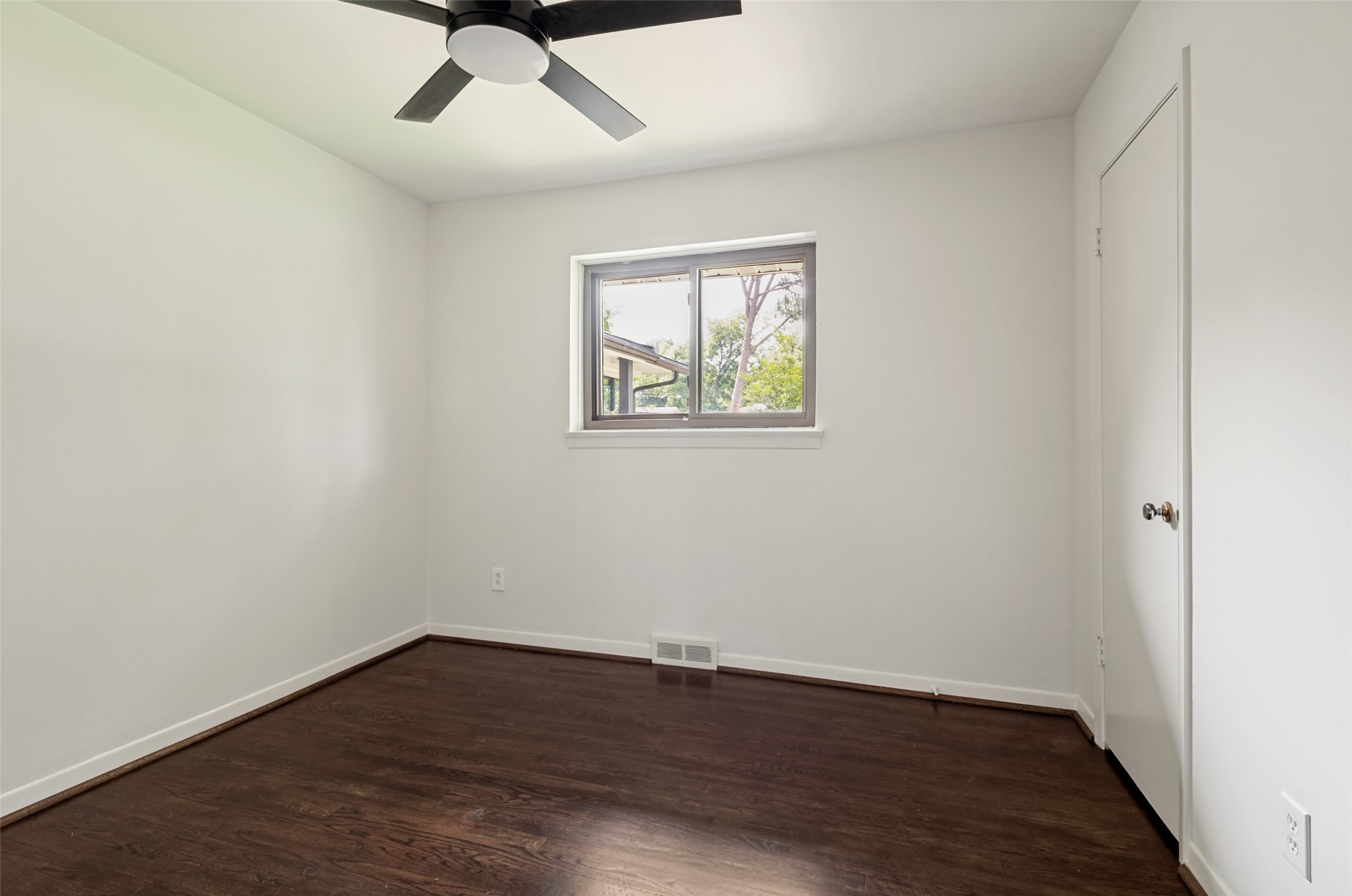 3581 Woodleigh Drive Dallas TX 75229