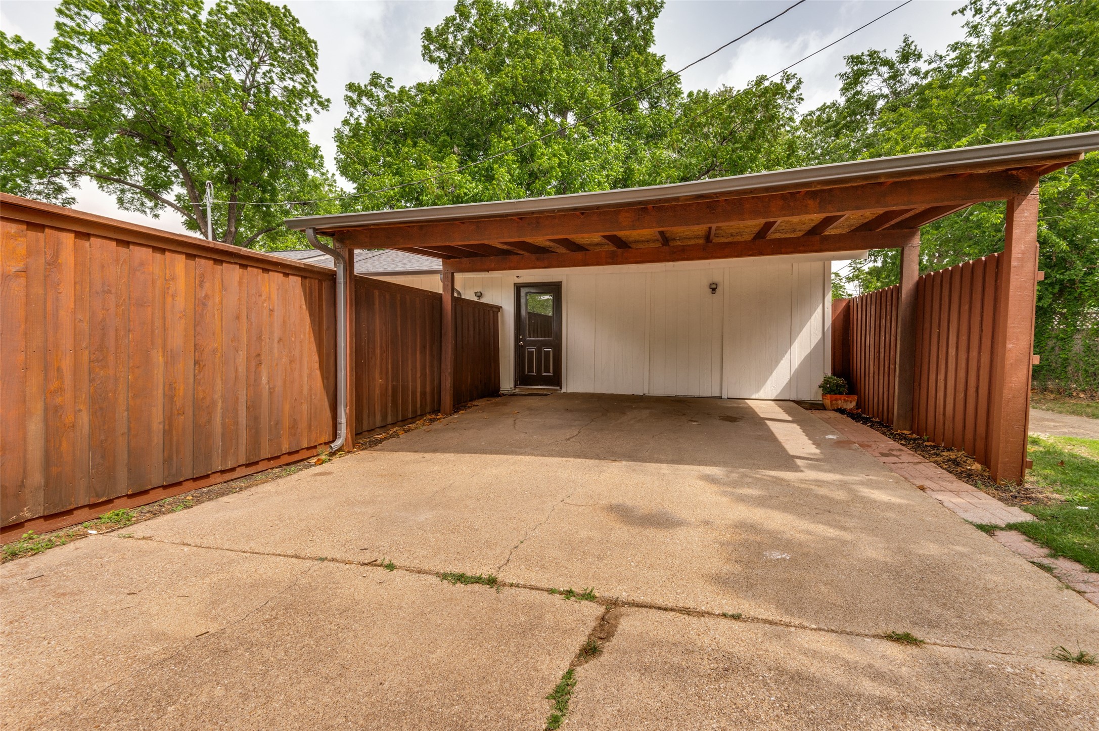 3581 Woodleigh Drive Dallas TX 75229