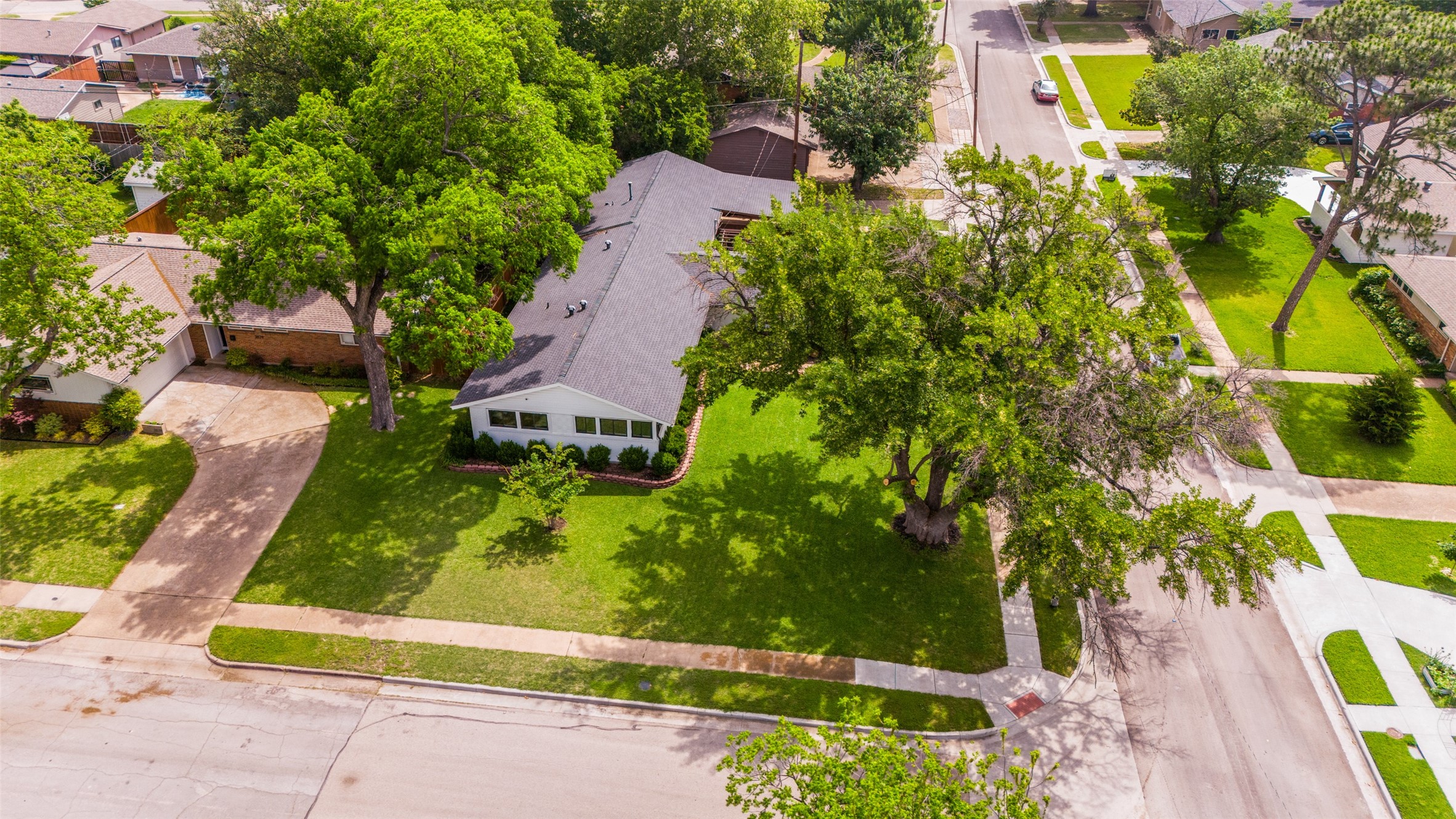 3581 Woodleigh Drive Dallas TX 75229
