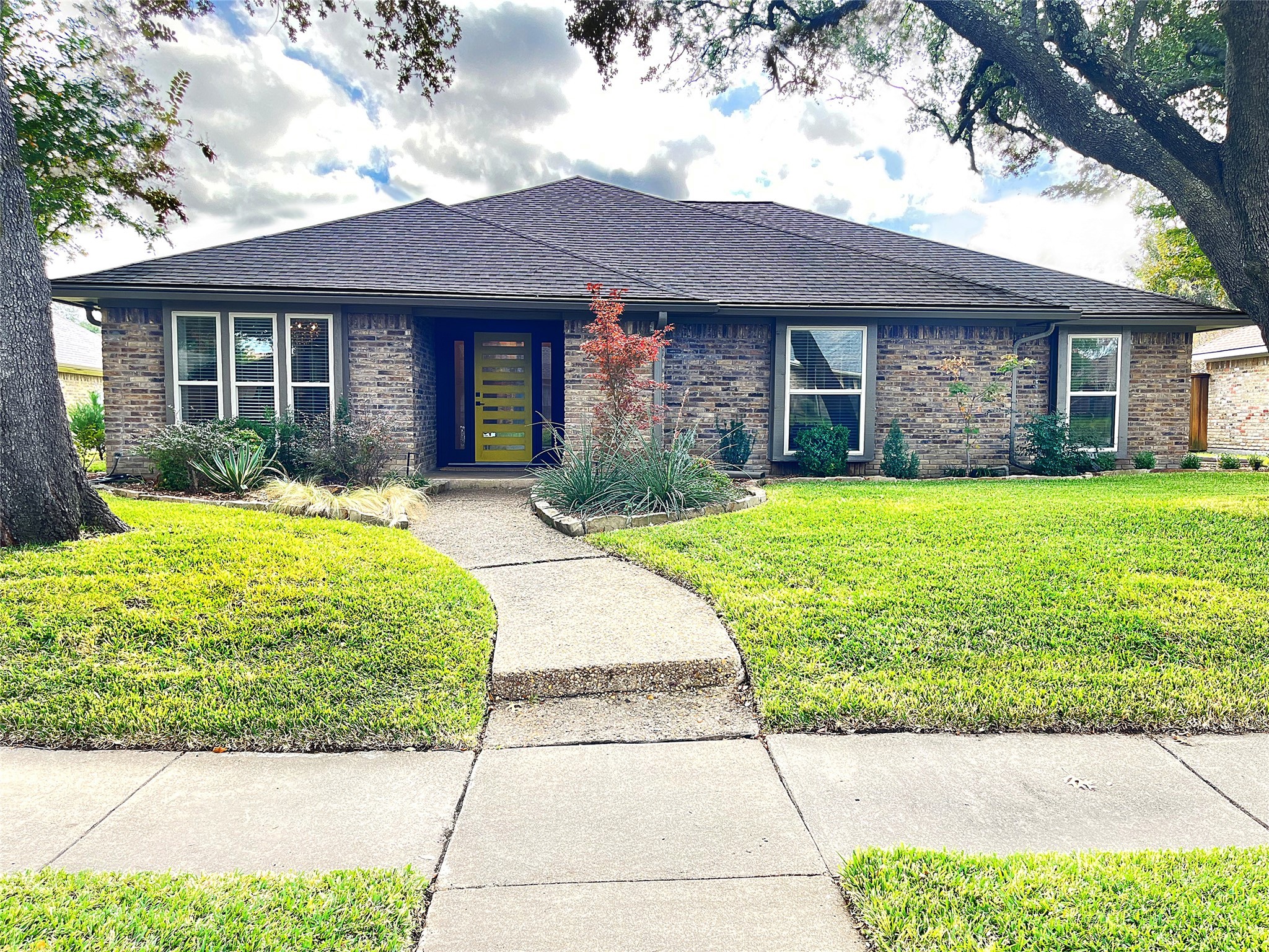 122 Faircrest Drive Garland TX 75040