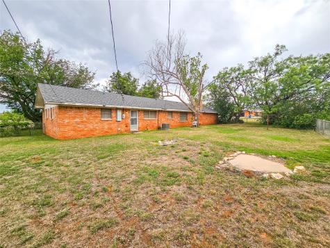 1002 Ridgecrest Street Sweetwater TX 79556