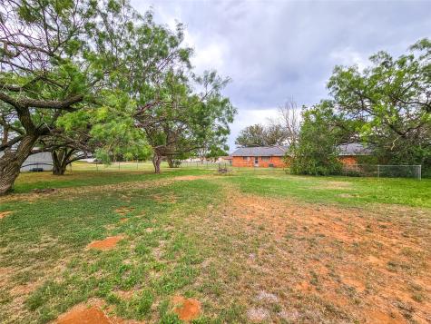 1002 Ridgecrest Street Sweetwater TX 79556