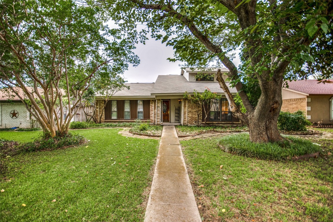 2917 Green Oaks Drive Garland TX 75040