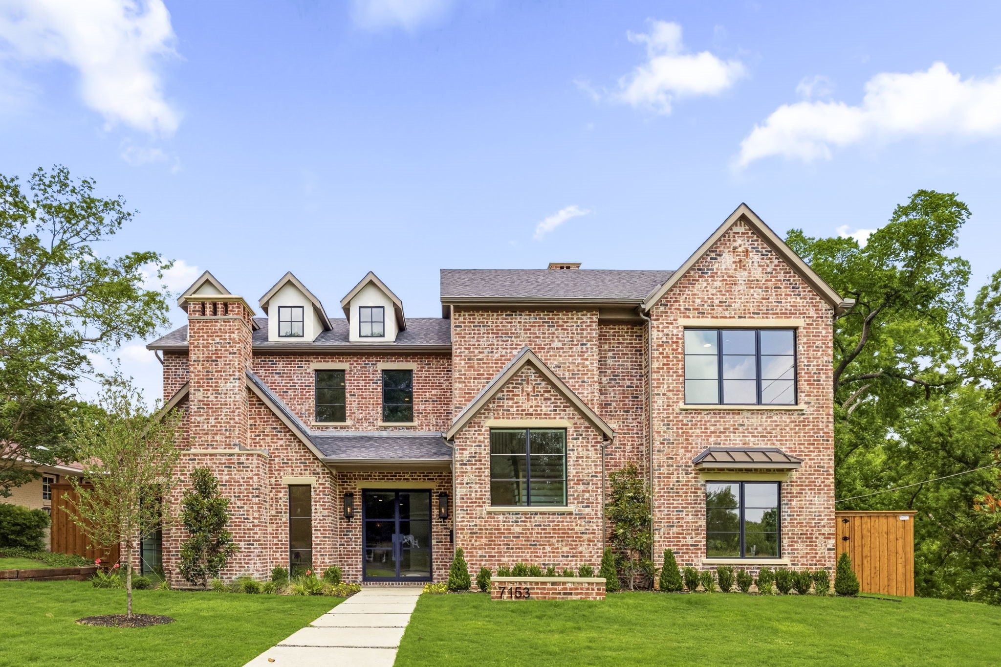 Dallas TX, 7153 Cornelia Lane