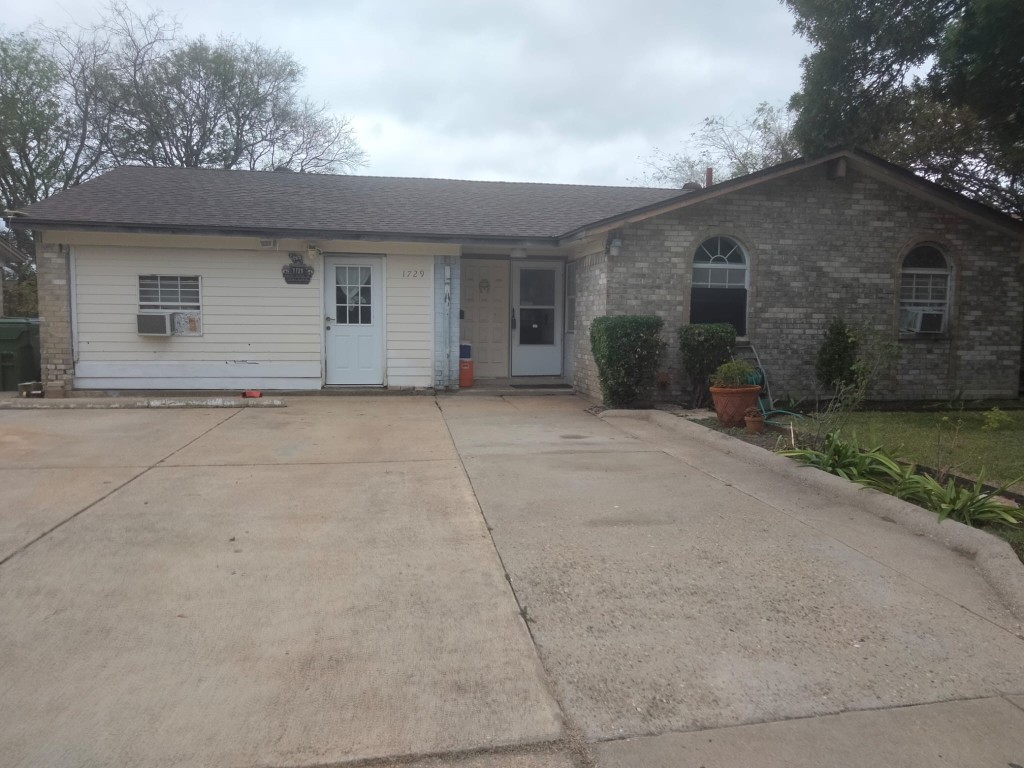 1729 Indian School Road Garland TX 75044