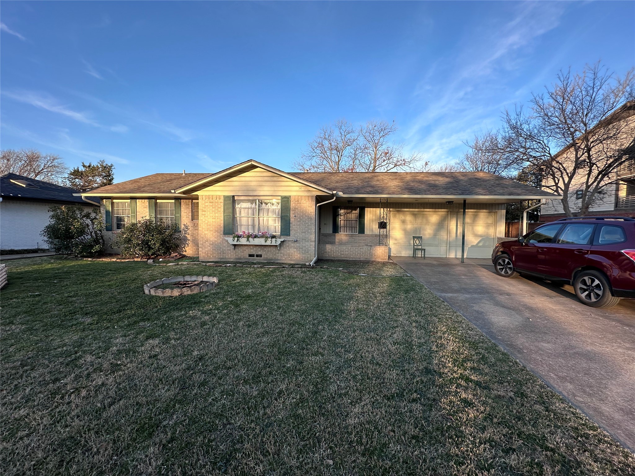 329 N Brighton Avenue Dallas TX 75208