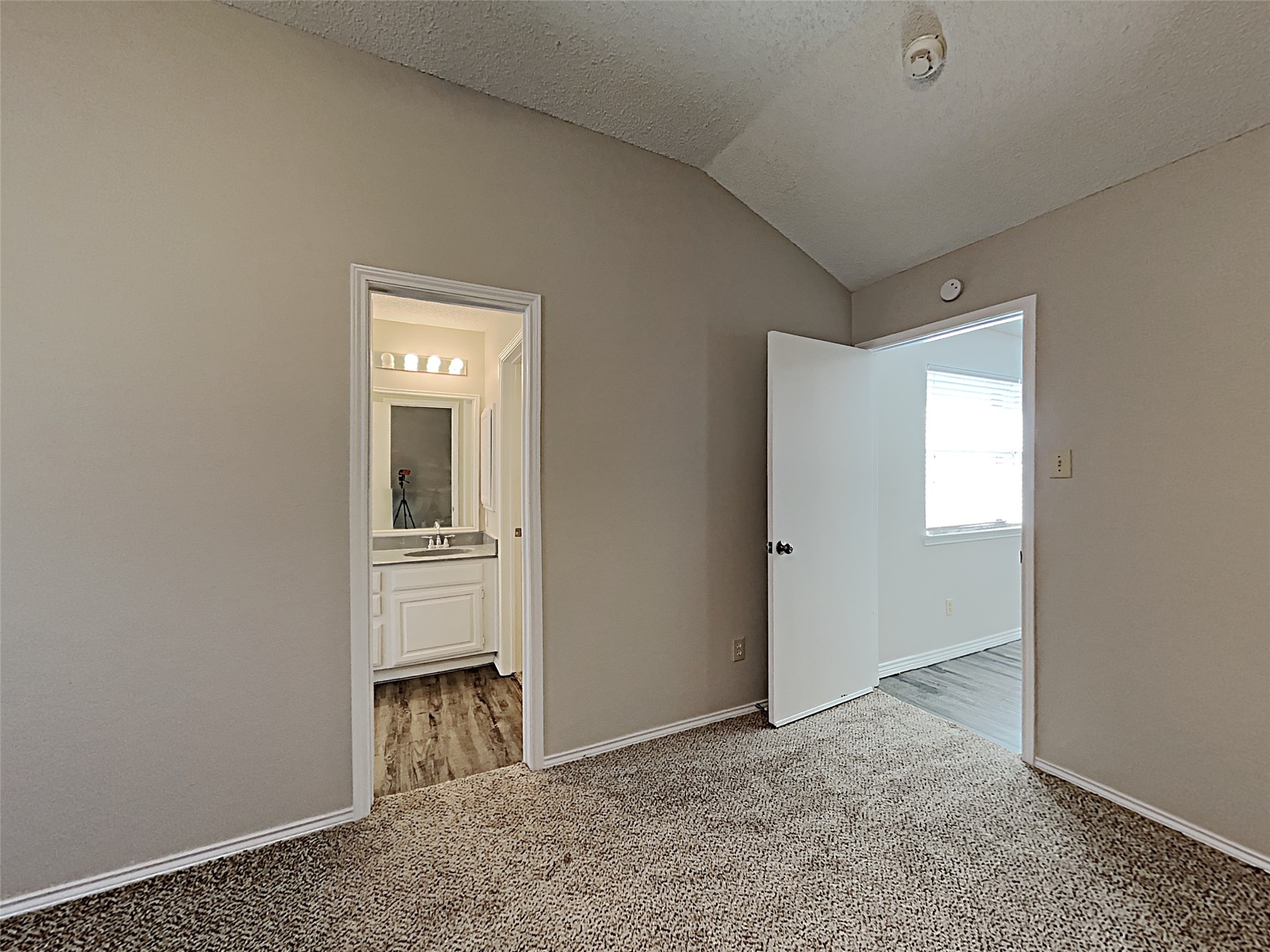 3404 Vine Ridge Bedford TX 76021