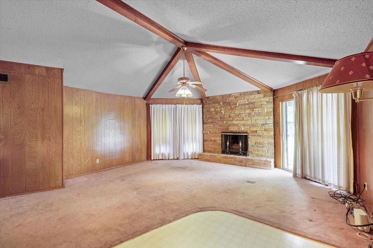 1811 Reynoldston Lane Dallas TX 75232