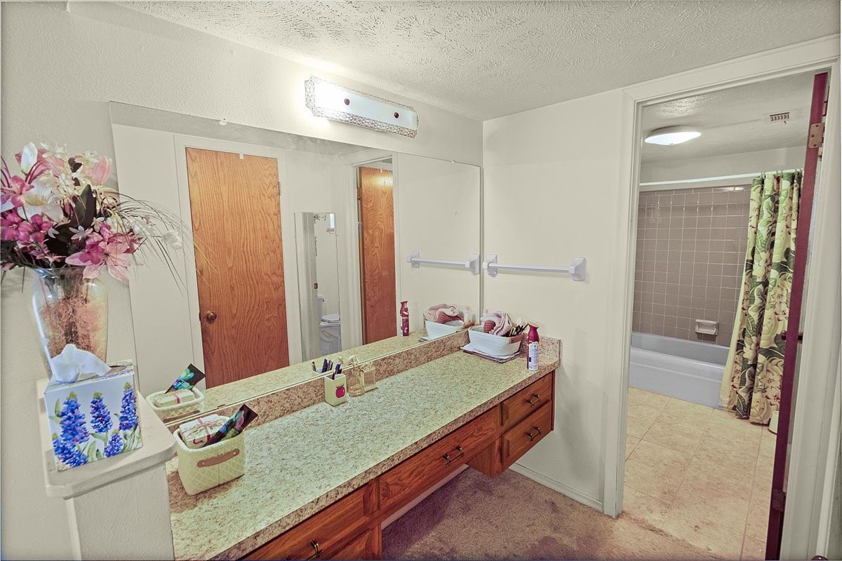1811 Reynoldston Lane Dallas TX 75232