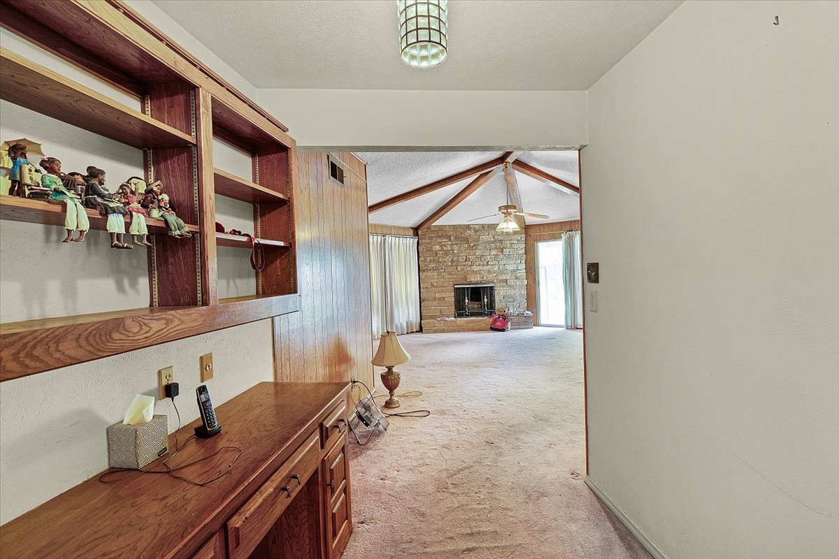 1811 Reynoldston Lane Dallas TX 75232