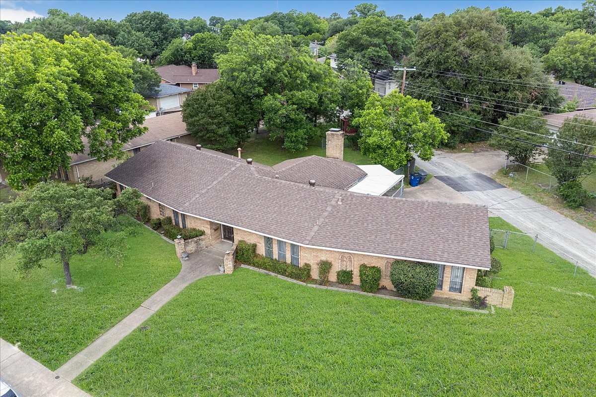 1811 Reynoldston Lane Dallas TX 75232