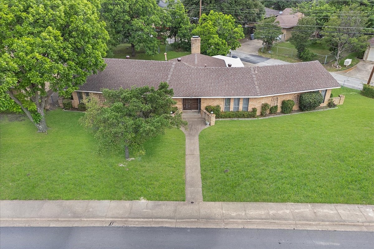 1811 Reynoldston Lane Dallas TX 75232