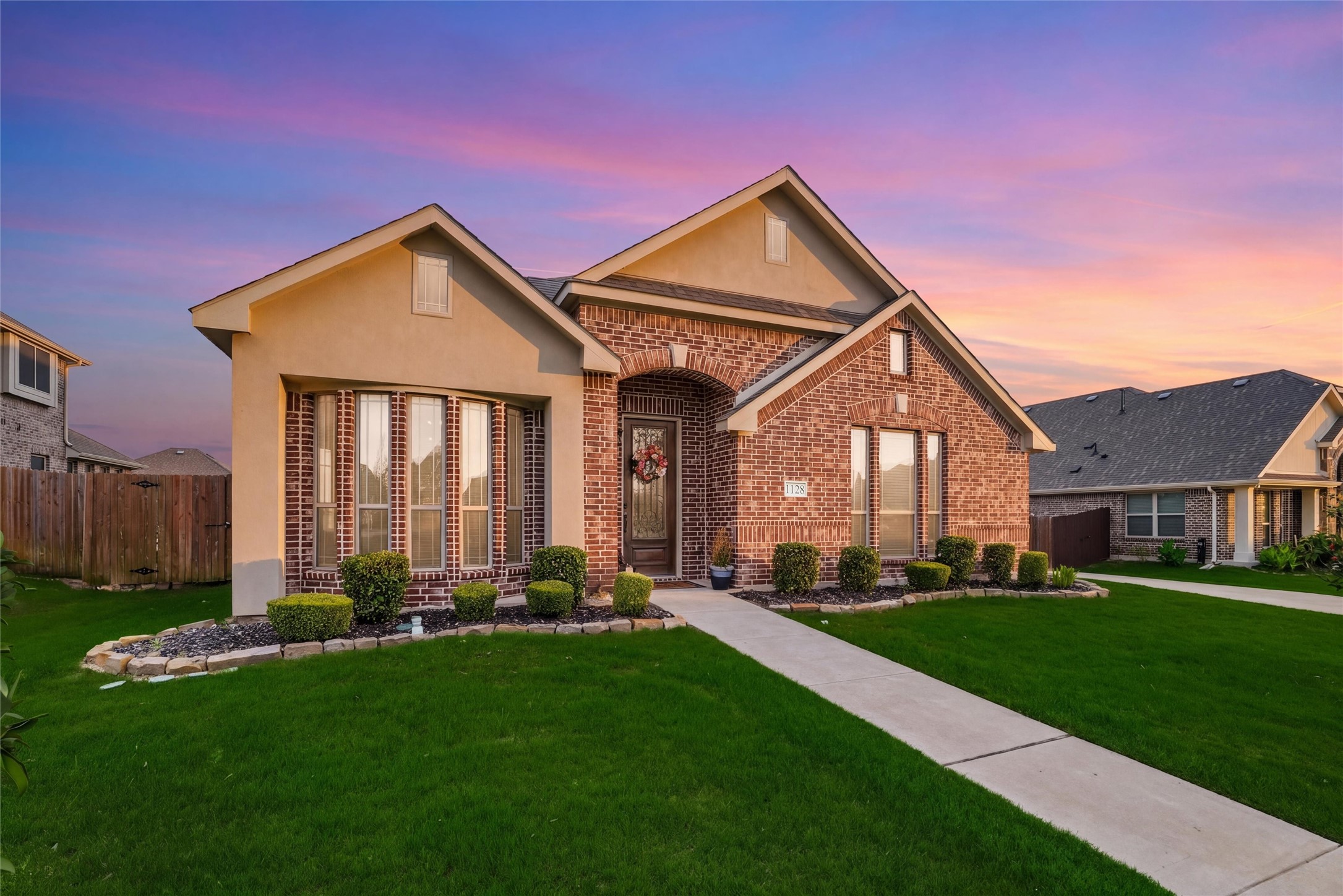 1128 Sutton Place Desoto TX 75115