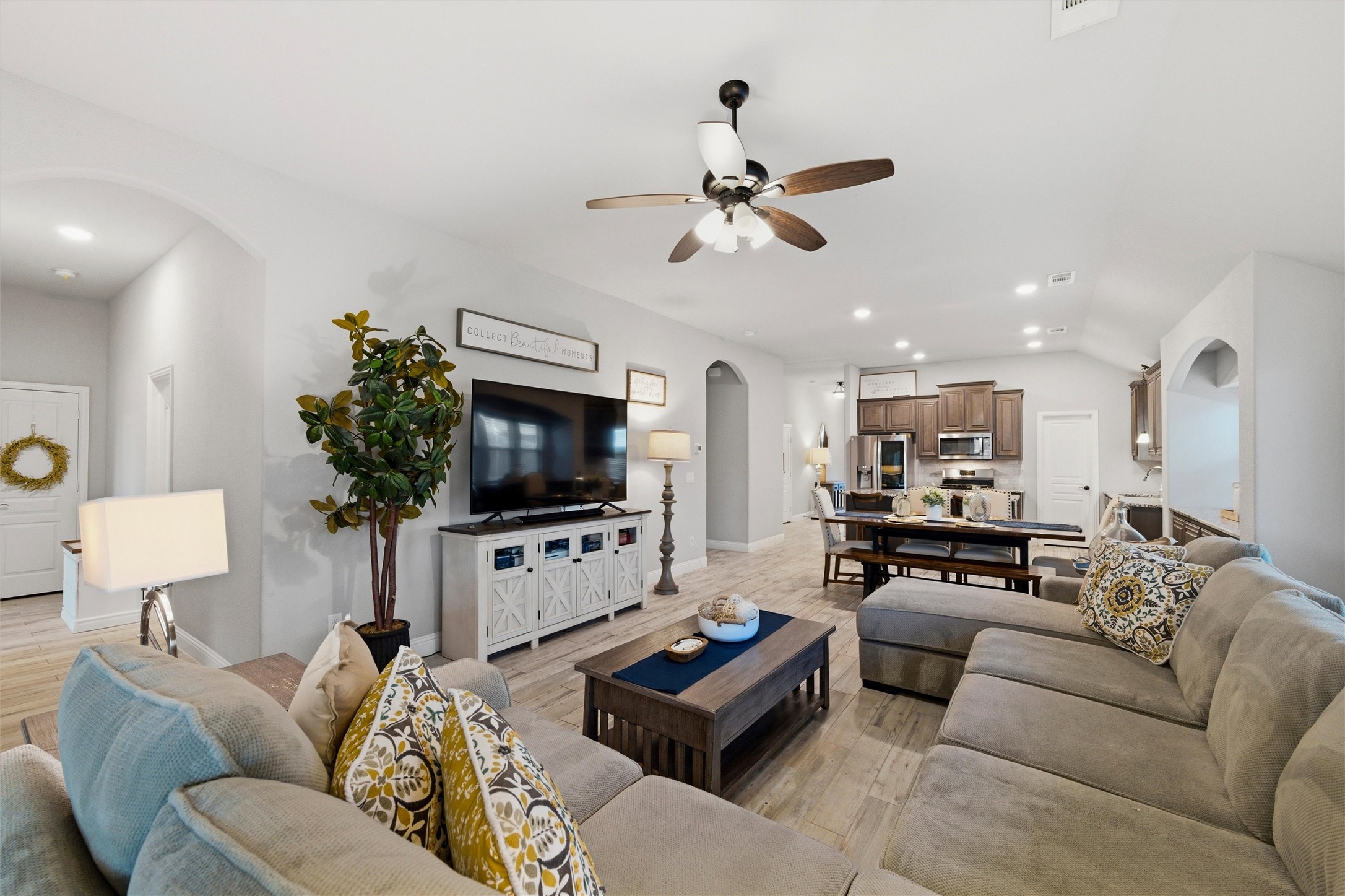 1128 Sutton Place Desoto TX 75115