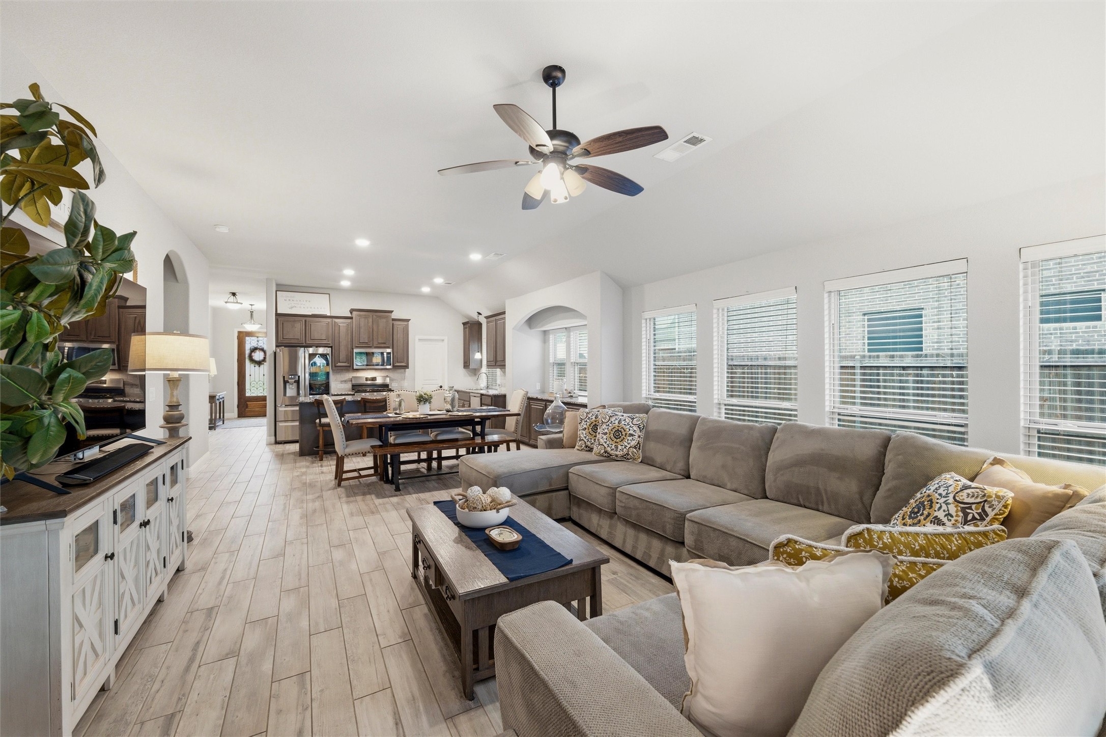 1128 Sutton Place Desoto TX 75115