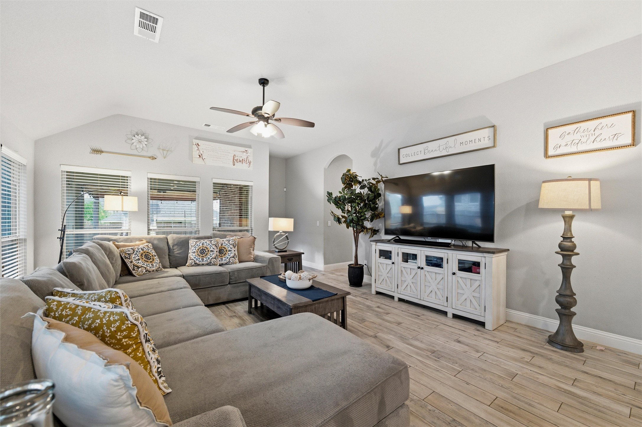 1128 Sutton Place Desoto TX 75115