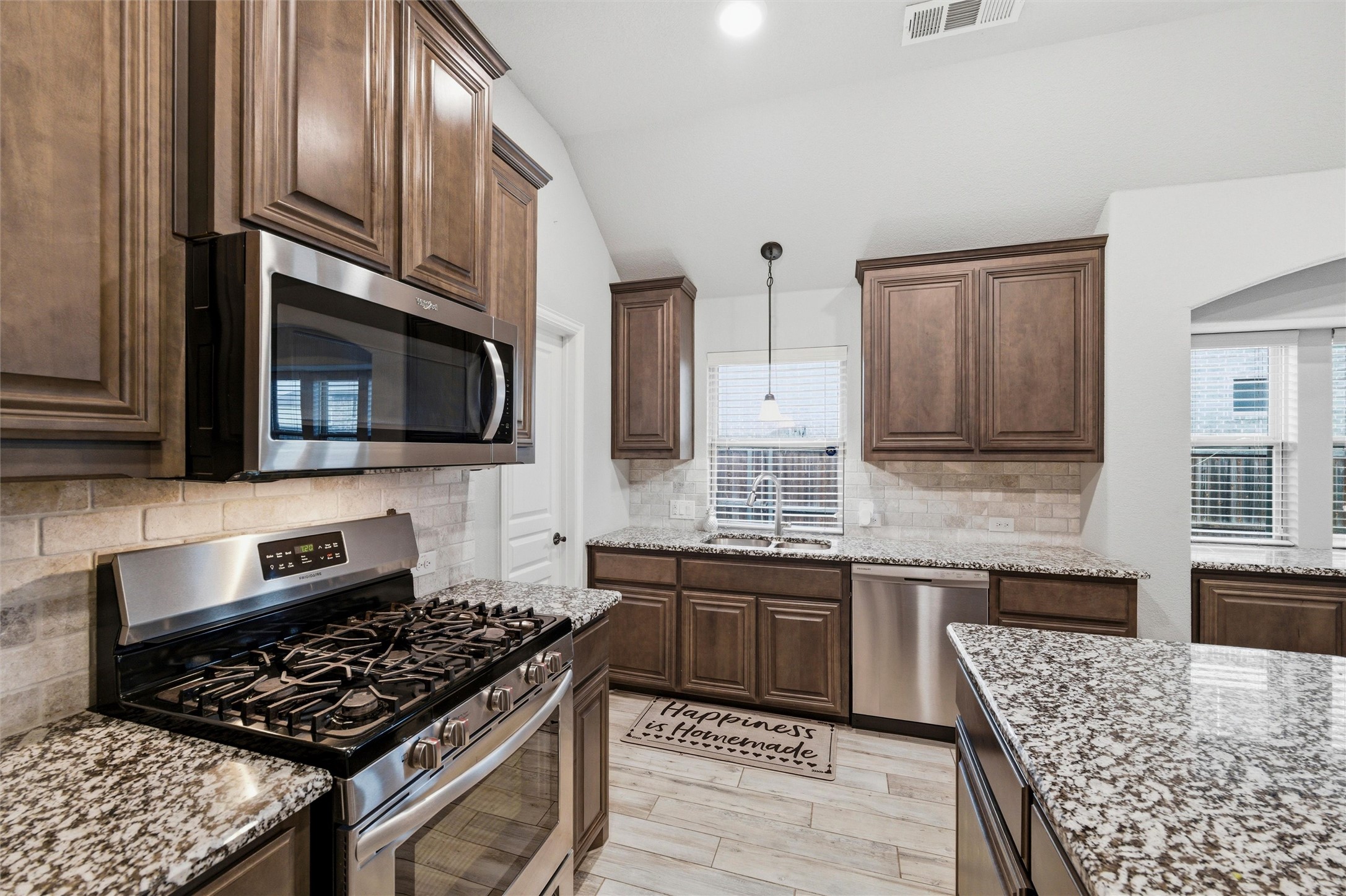 1128 Sutton Place Desoto TX 75115